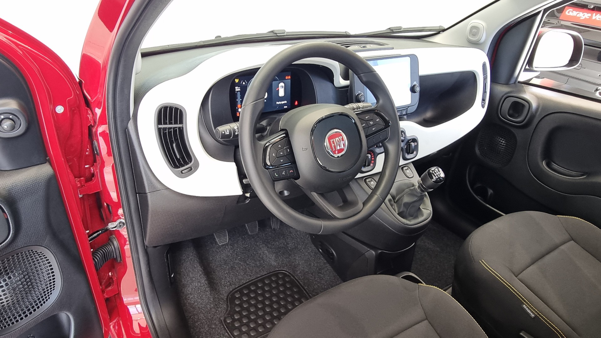 FIAT Pandina 1.0 Hybrid Cross-image-21