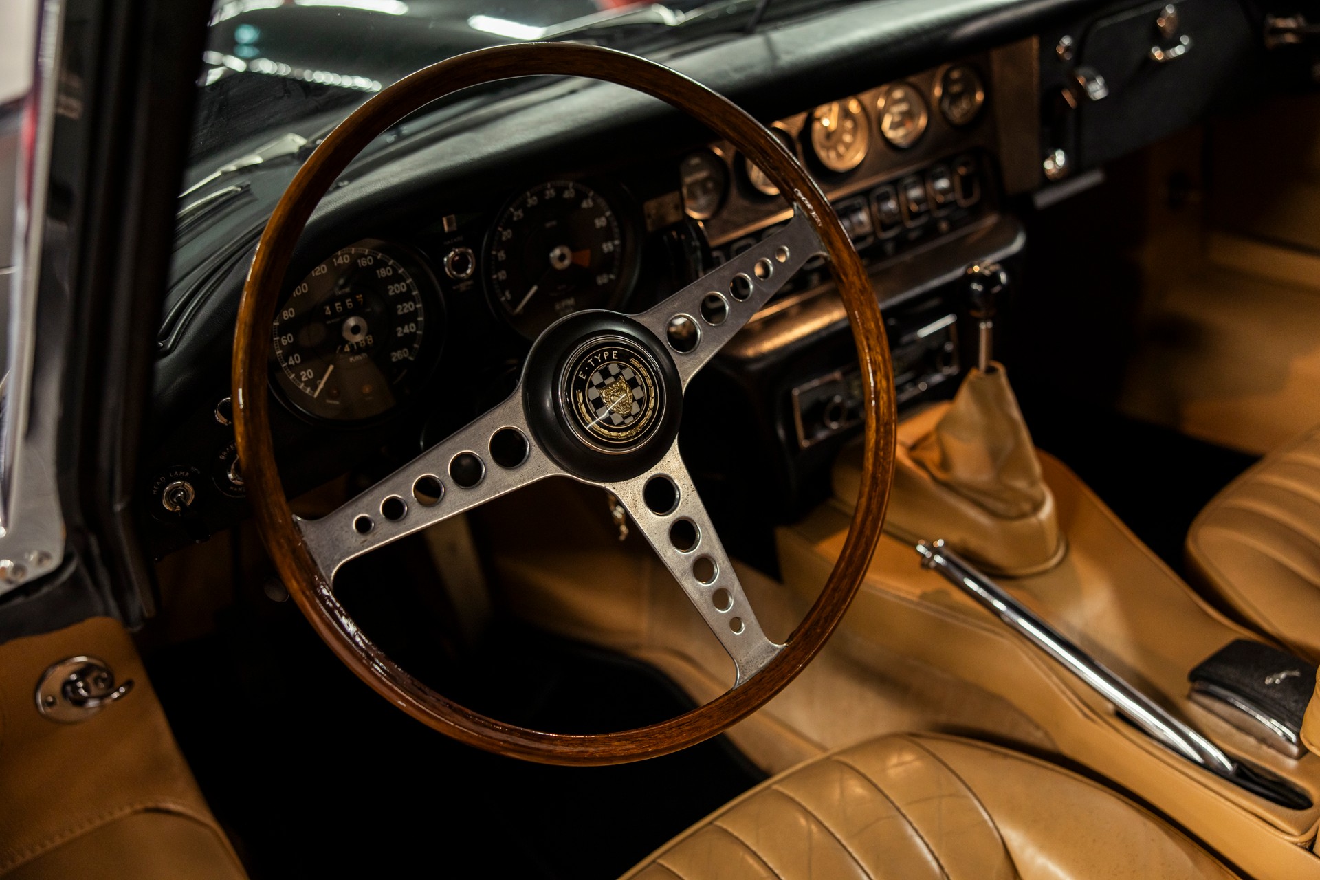 JAGUAR E 4.2 L Cabrio Serie 1.5 Veteranfahrzeug-image-9