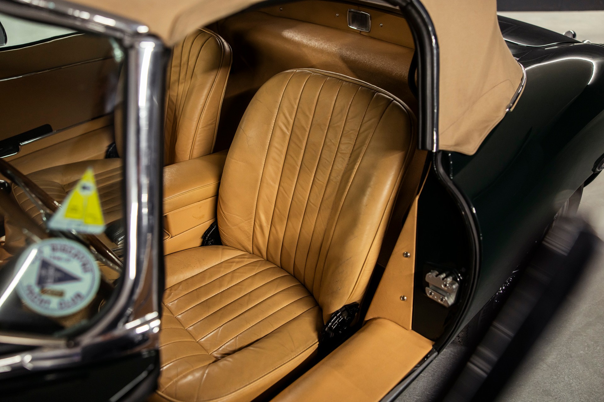 JAGUAR E 4.2 L Cabrio Serie 1.5 Veteranfahrzeug-image-10