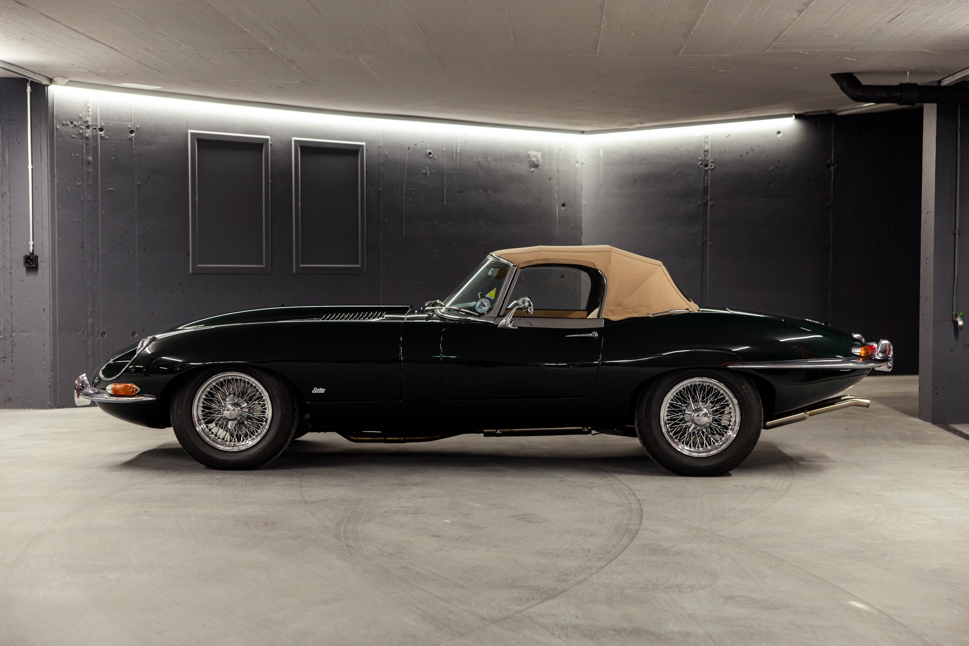 JAGUAR E 4.2 L Cabrio Serie 1.5 Veteranfahrzeug-image-1