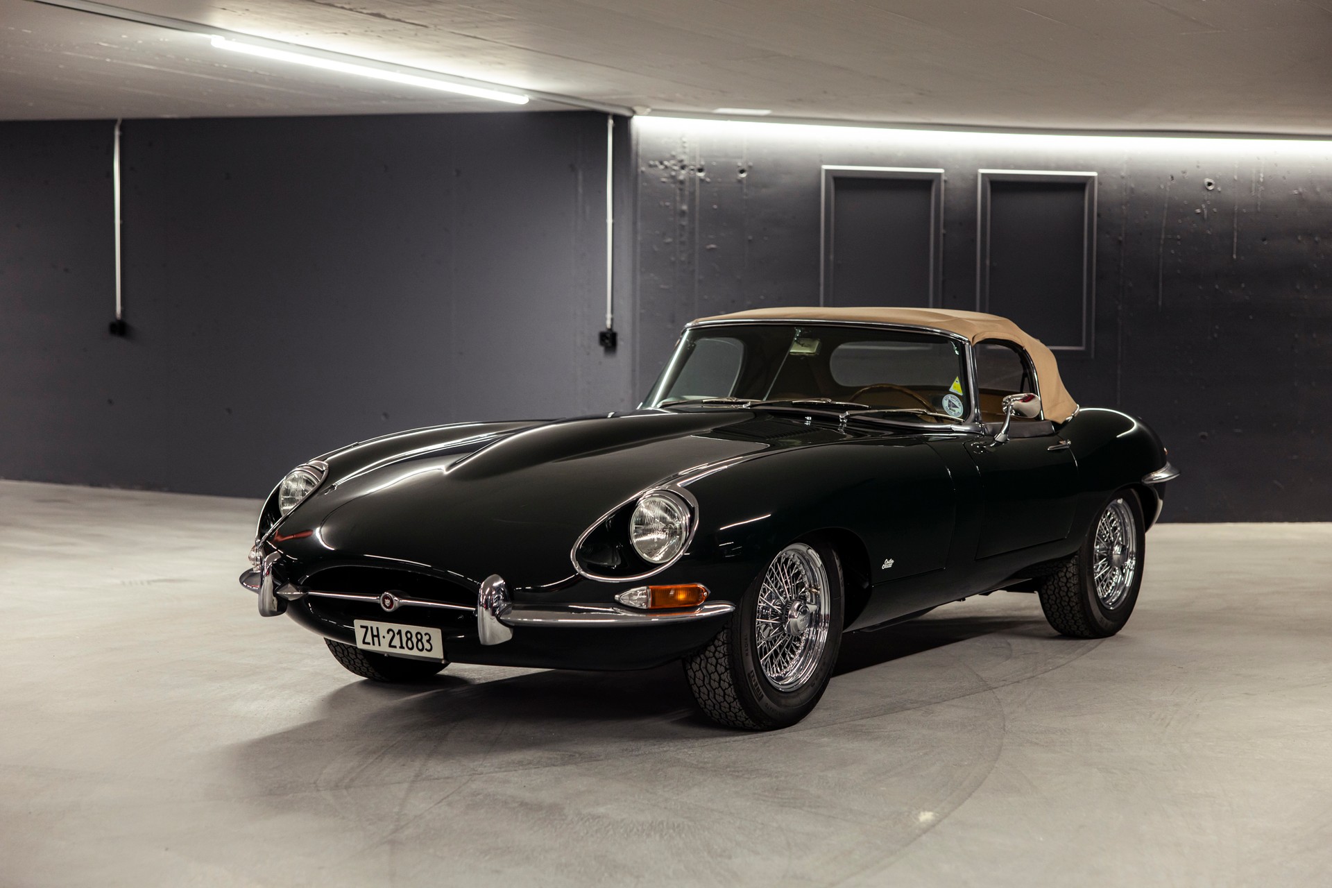 JAGUAR E 4.2 L Cabrio Serie 1.5 Veteranfahrzeug-image-0