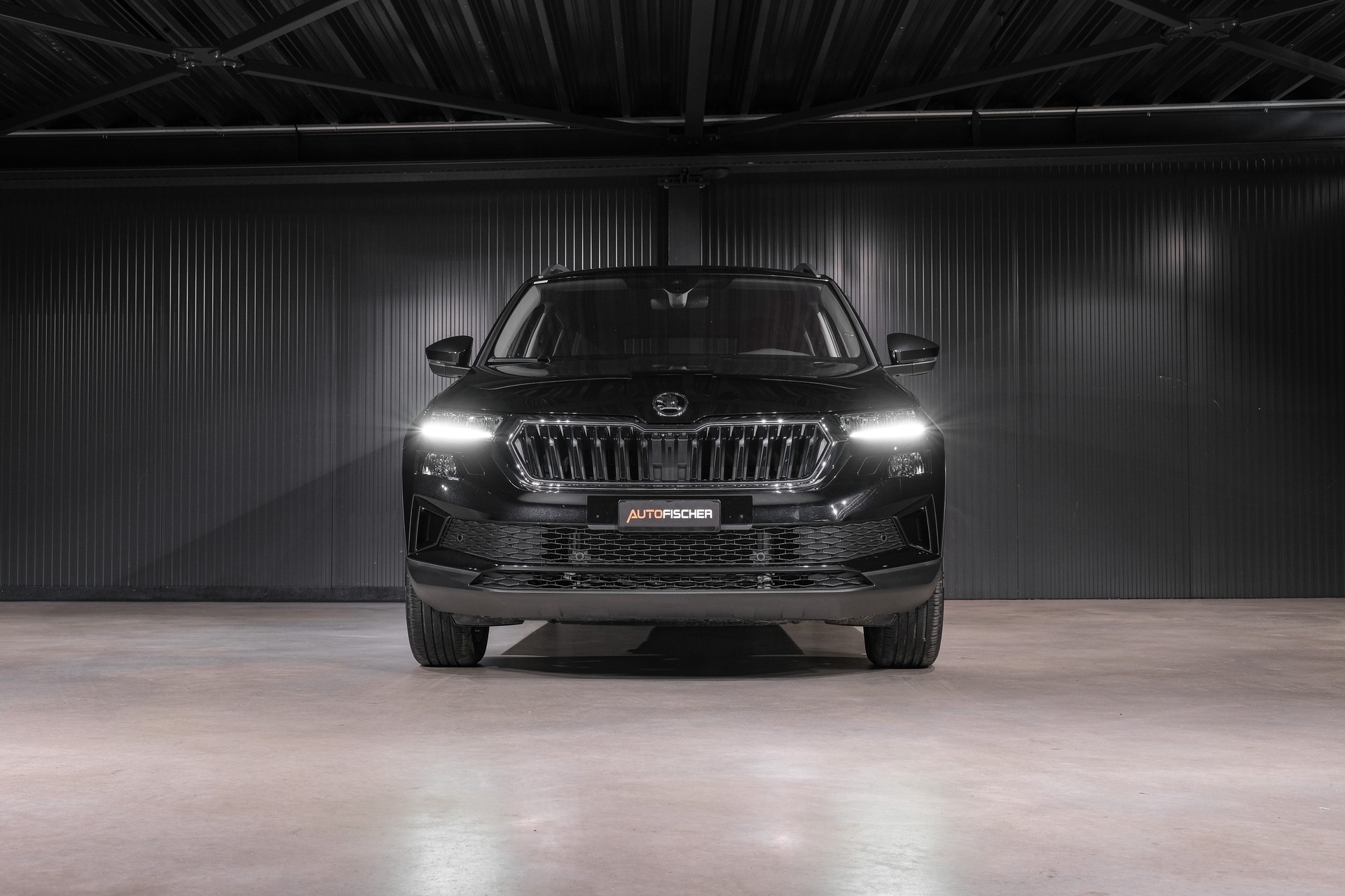 SKODA Karoq 1.5 TSI Top Selection DSG-showroom-element-2