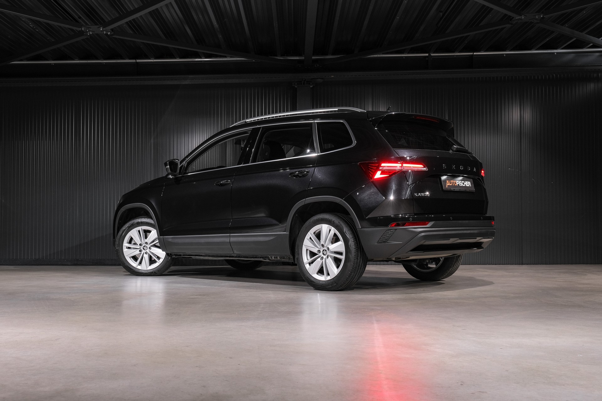 SKODA Karoq 1.5 TSI Top Selection DSG-showroom-element-1