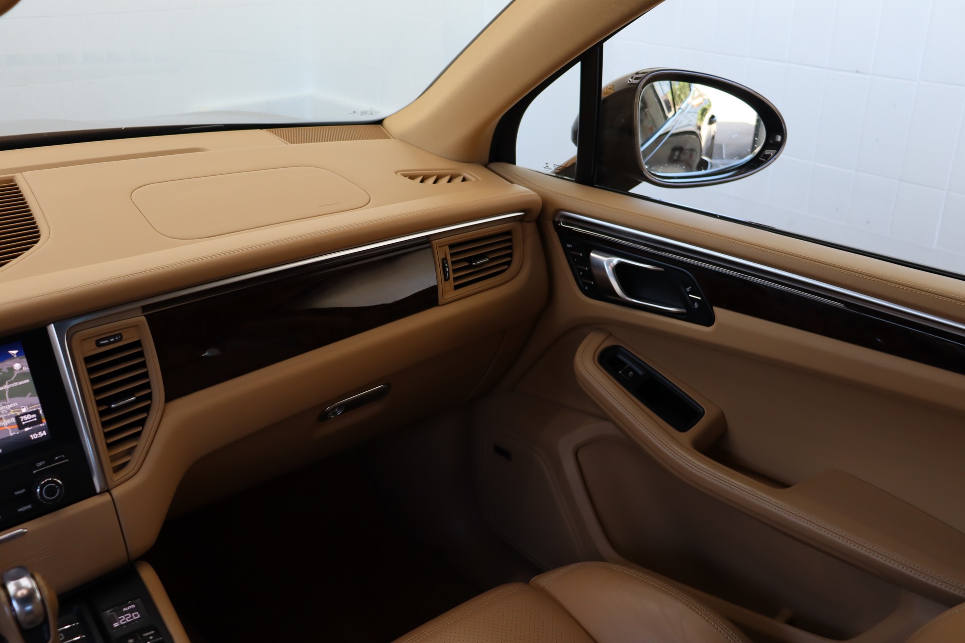 PORSCHE Macan GTS PDK-image-12