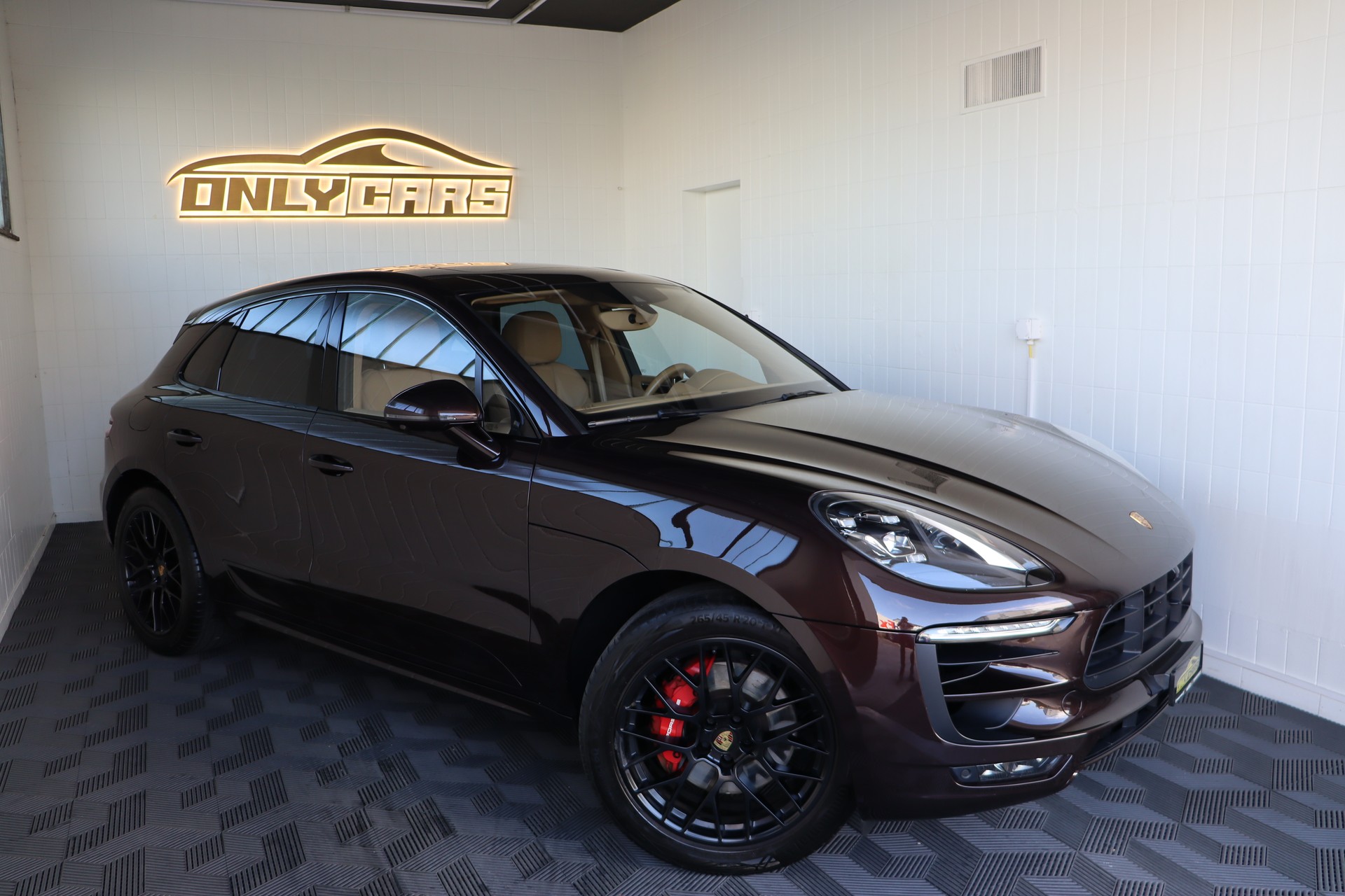 PORSCHE Macan GTS PDK-image-4