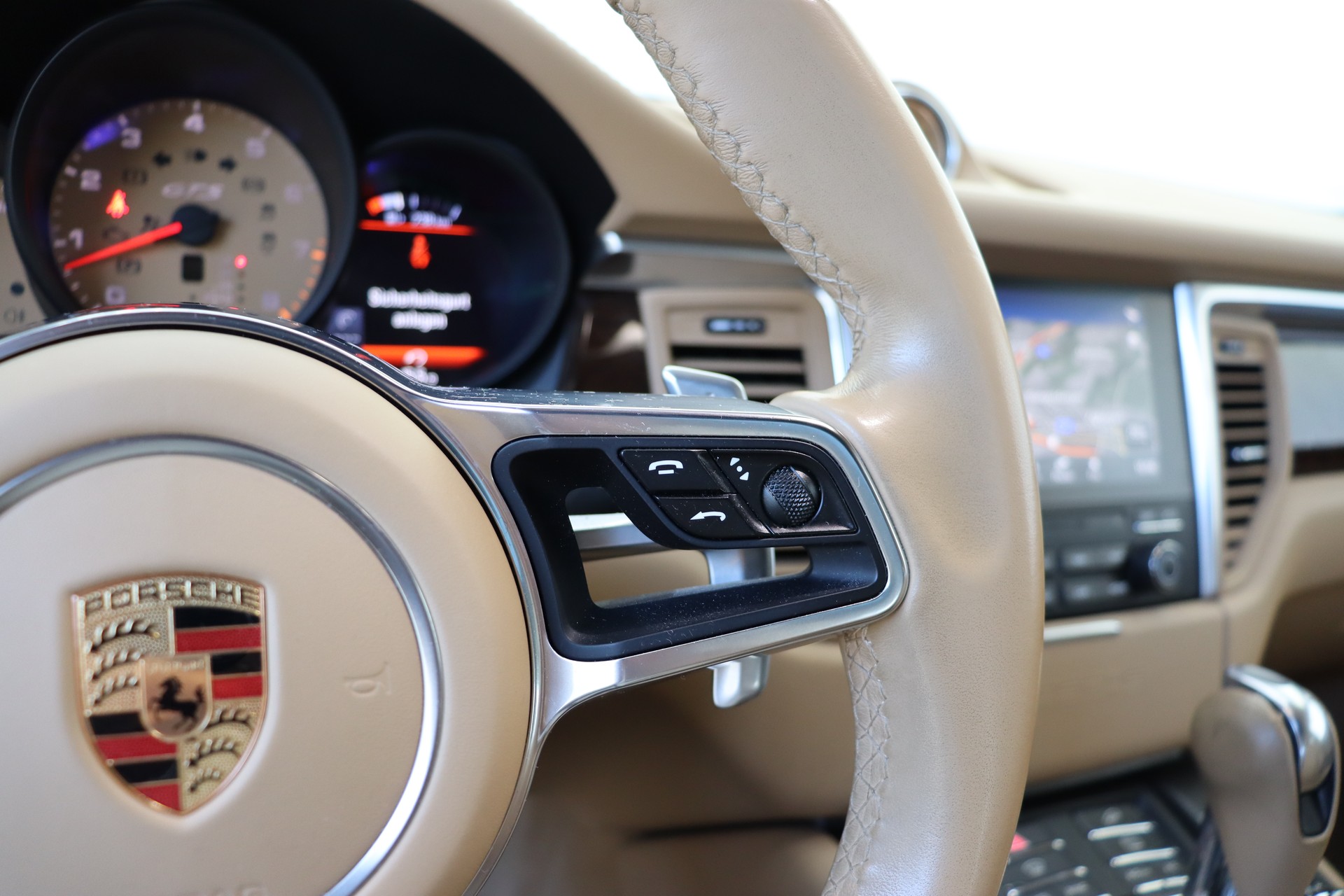 PORSCHE Macan GTS PDK-image-23