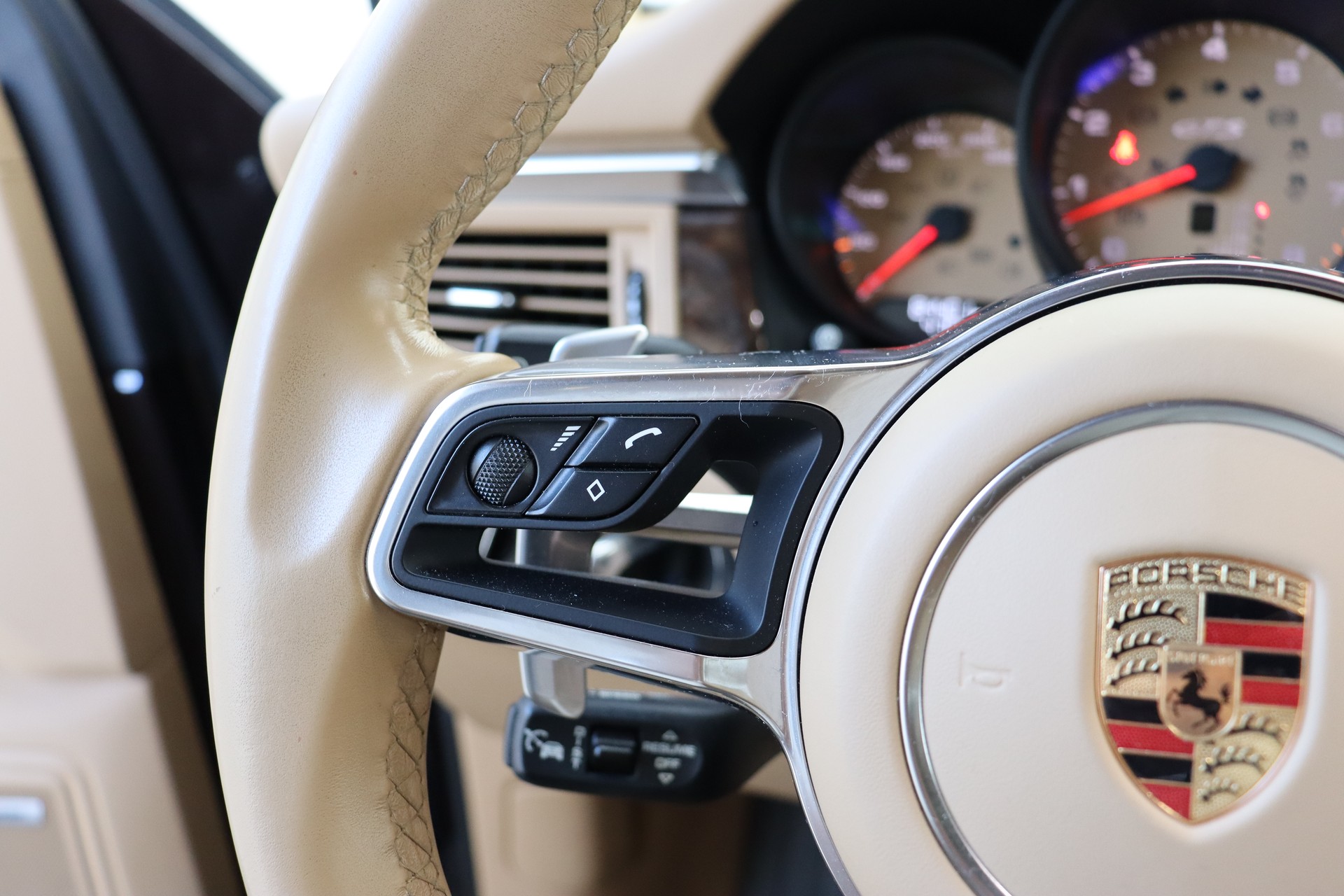 PORSCHE Macan GTS PDK-image-22