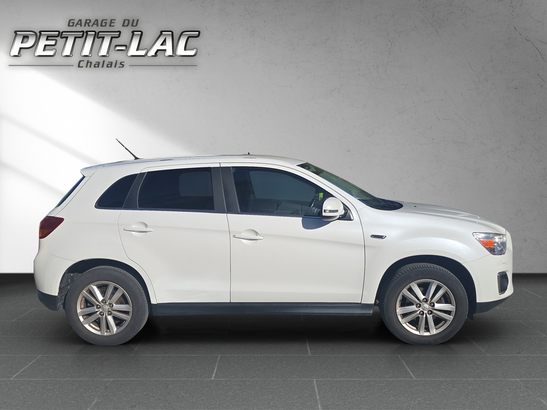 MITSUBISHI ASX 2.2 DID Intense 4WD Automatic-image-6
