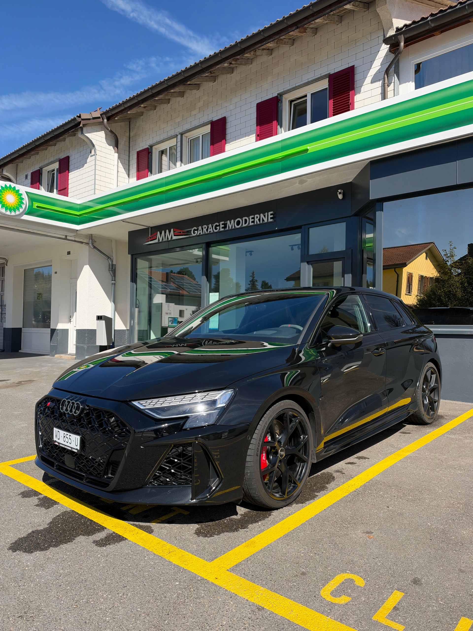 AUDI RS3 Sportback 2.5 TSI quattro S-tronic-image-0