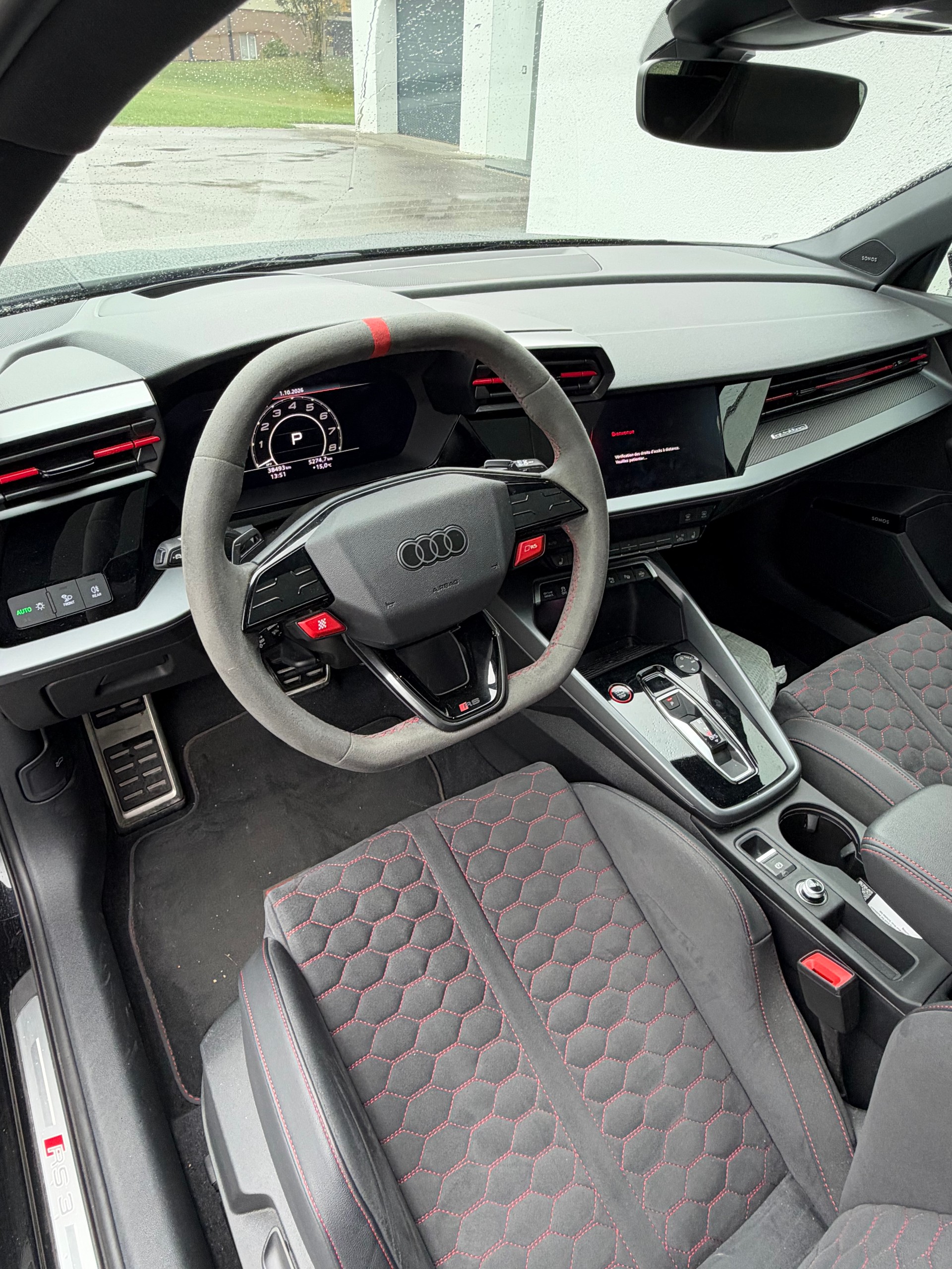 AUDI RS3 Sportback 2.5 TSI quattro S-tronic-image-9