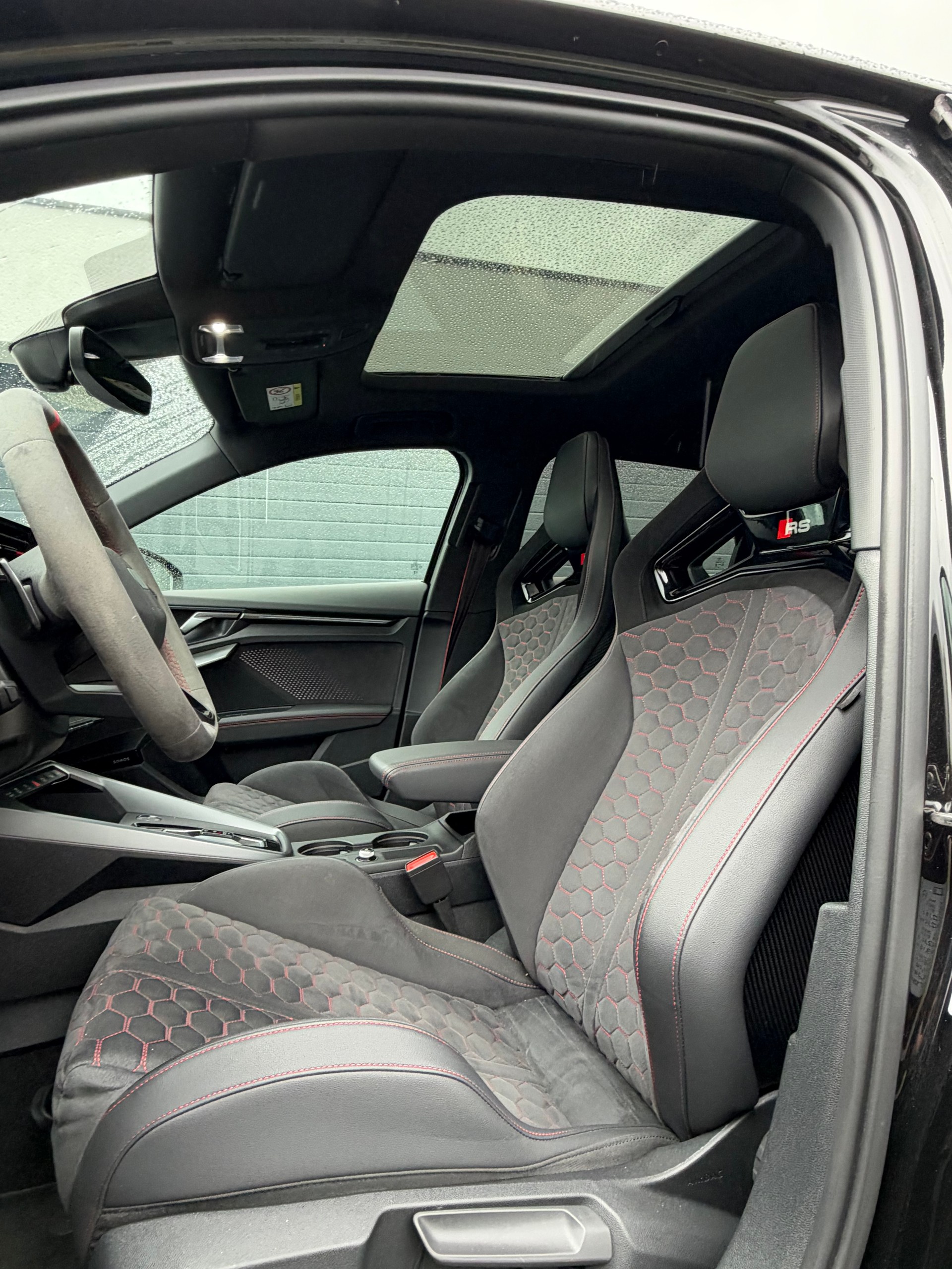 AUDI RS3 Sportback 2.5 TSI quattro S-tronic-image-8