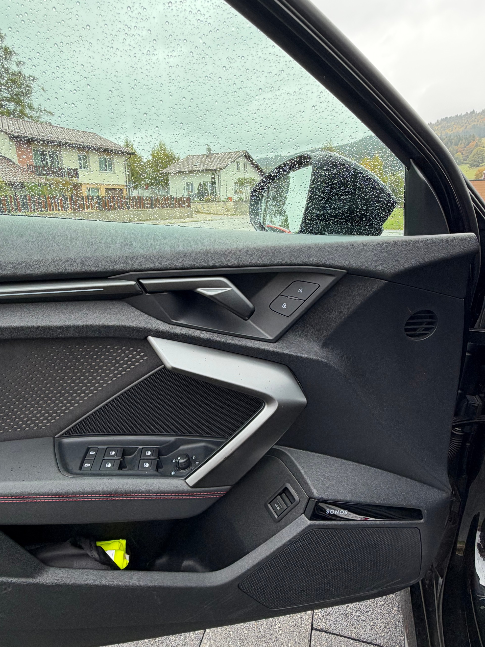 AUDI RS3 Sportback 2.5 TSI quattro S-tronic-image-10