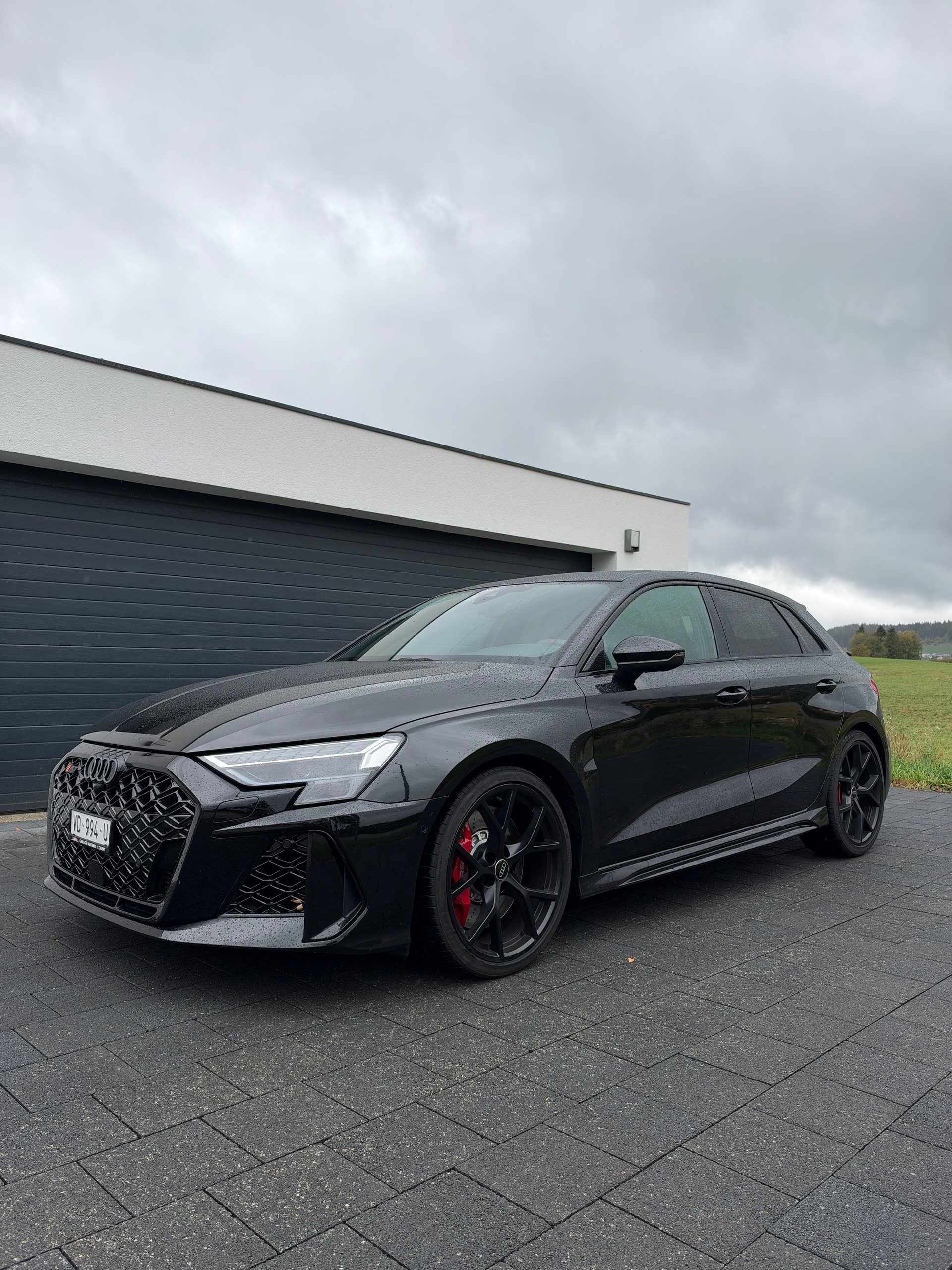 AUDI RS3 Sportback 2.5 TSI quattro S-tronic-image-1