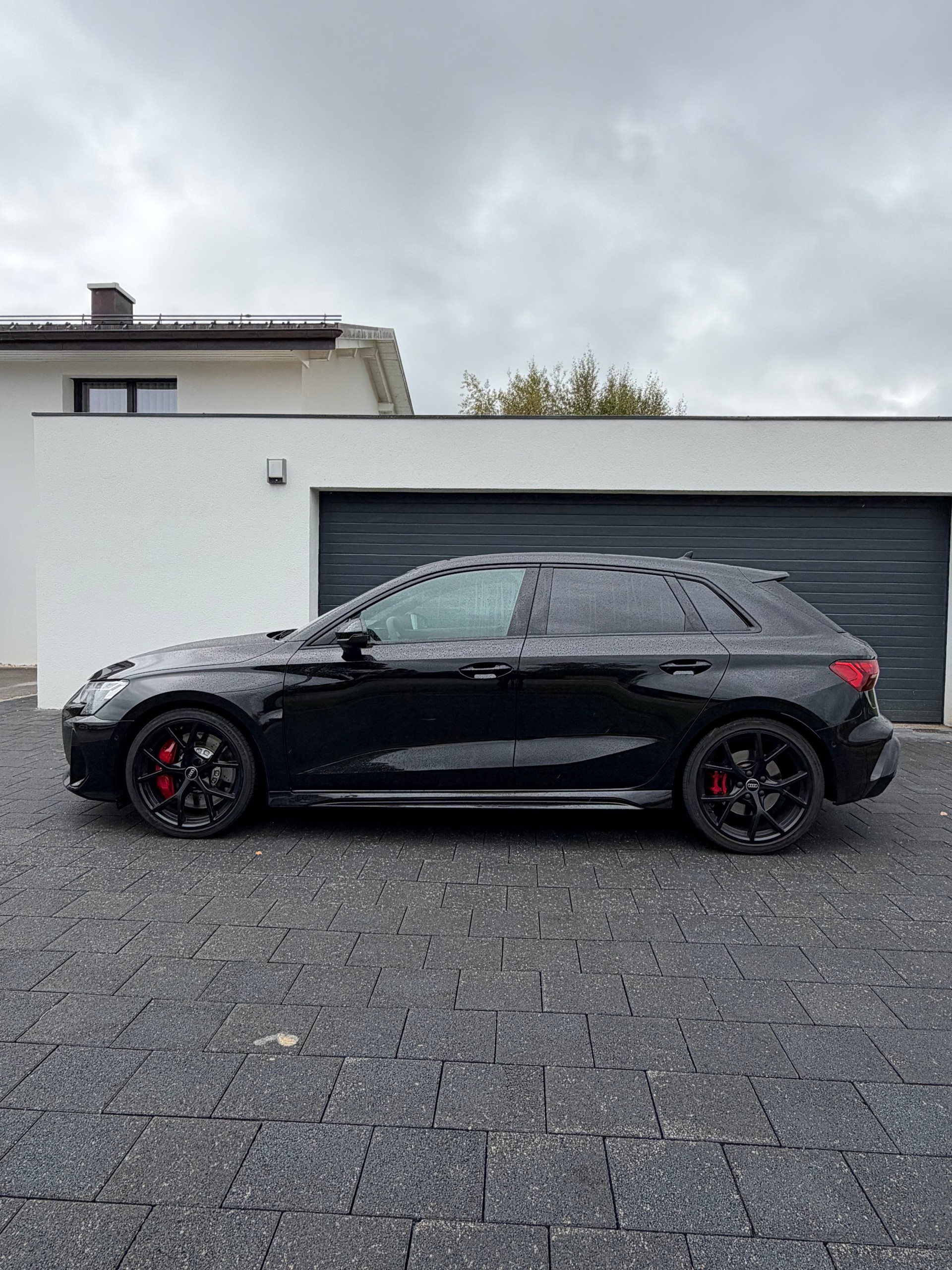 AUDI RS3 Sportback 2.5 TSI quattro S-tronic-image-6