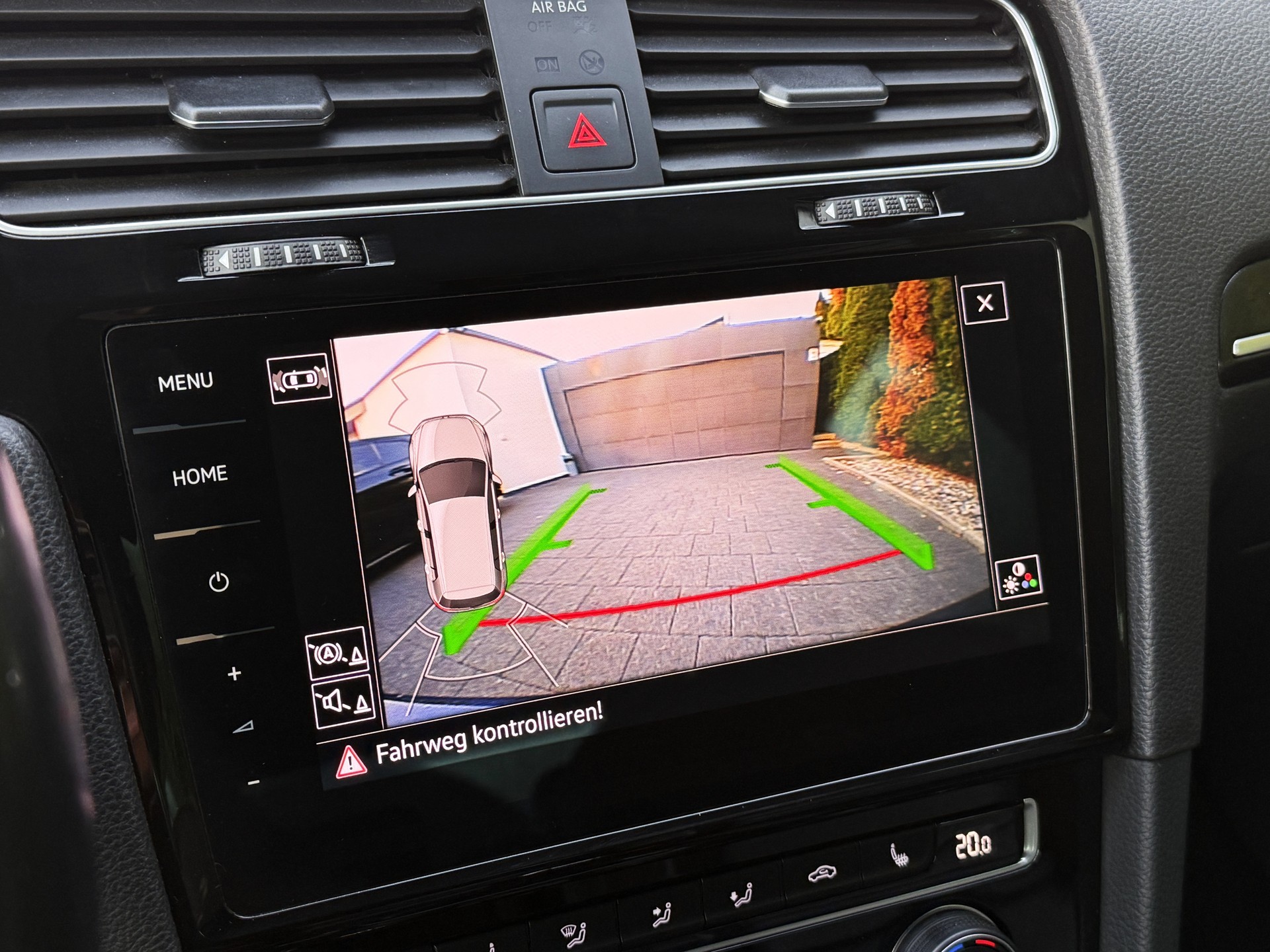 VW Golf 2.0 TSI R 4Motion DSG / Frisch ab MFK / Digital Display-image-26