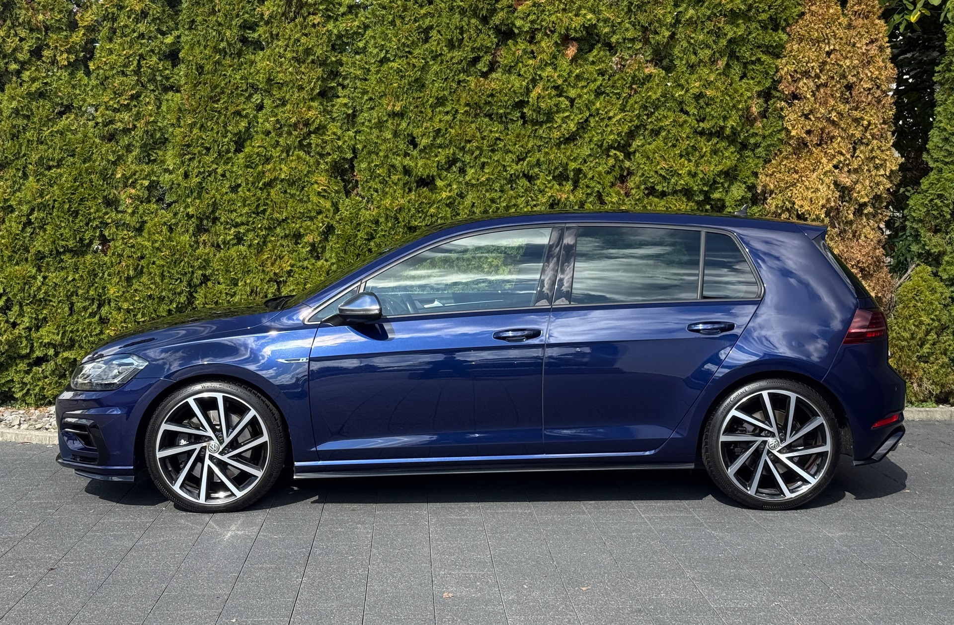 VW Golf 2.0 TSI R 4Motion DSG / Frisch ab MFK / Digital Display-image-8