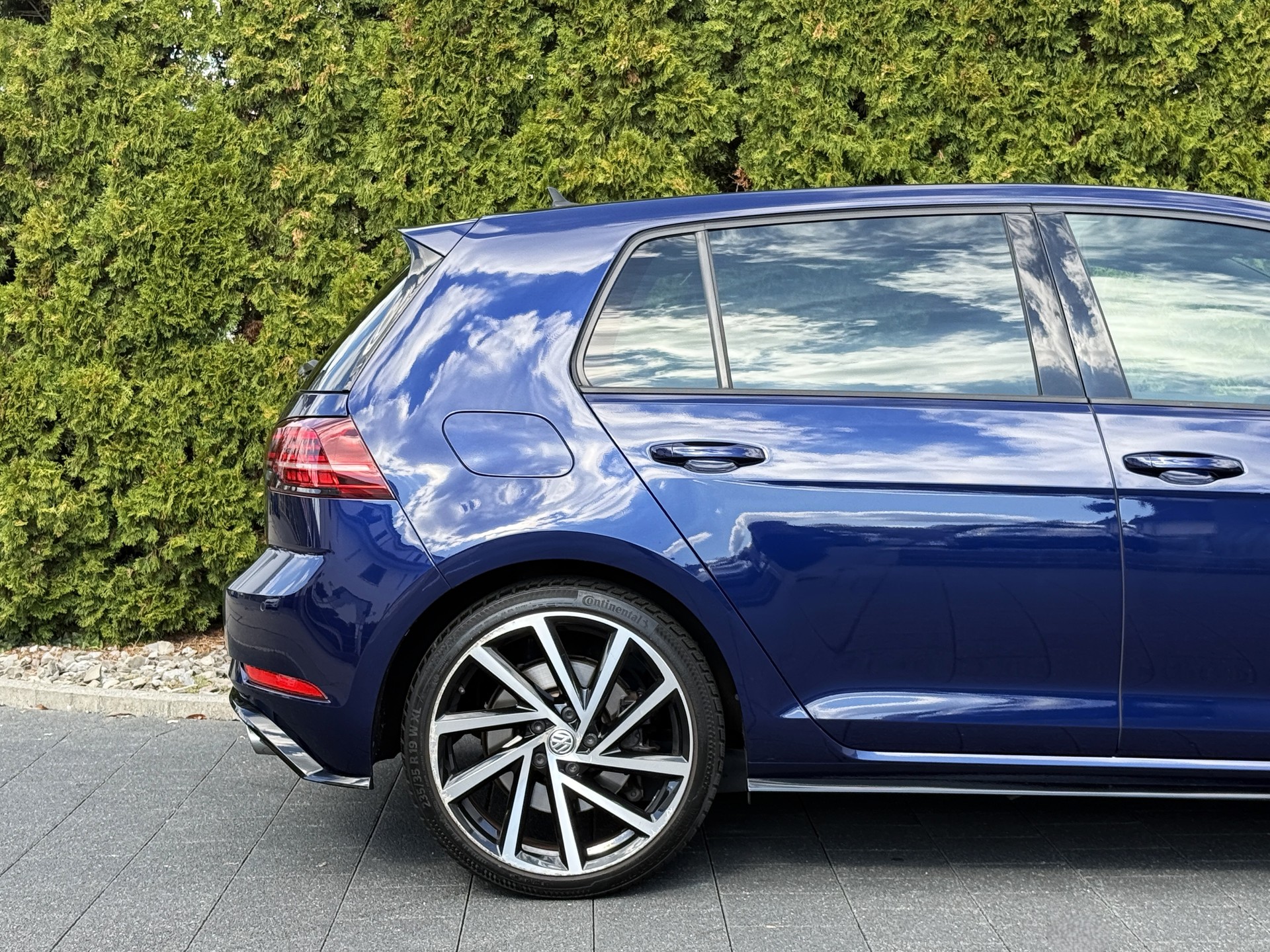 VW Golf 2.0 TSI R 4Motion DSG / Frisch ab MFK / Digital Display-image-12