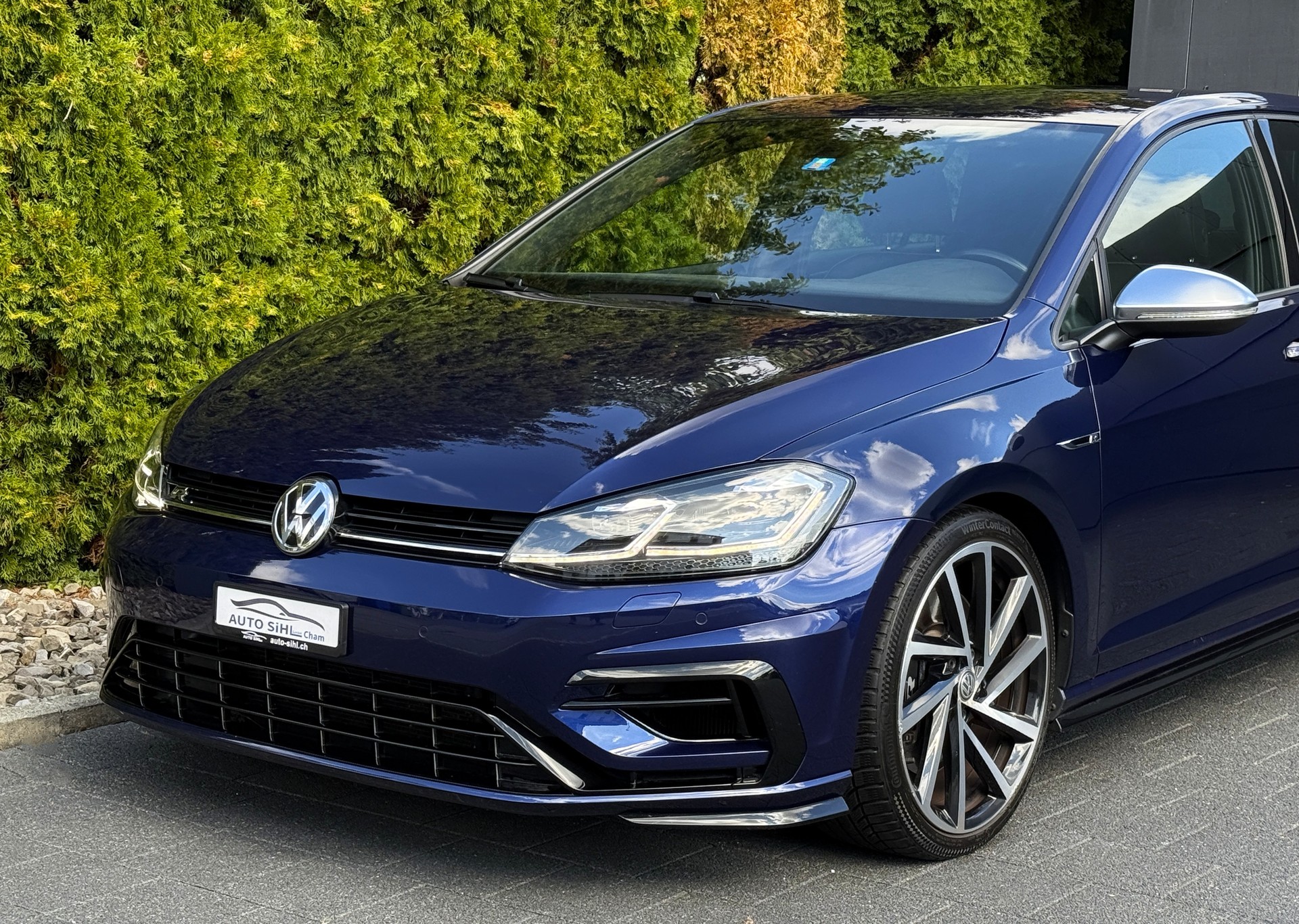 VW Golf 2.0 TSI R 4Motion DSG / Frisch ab MFK / Digital Display-image-10