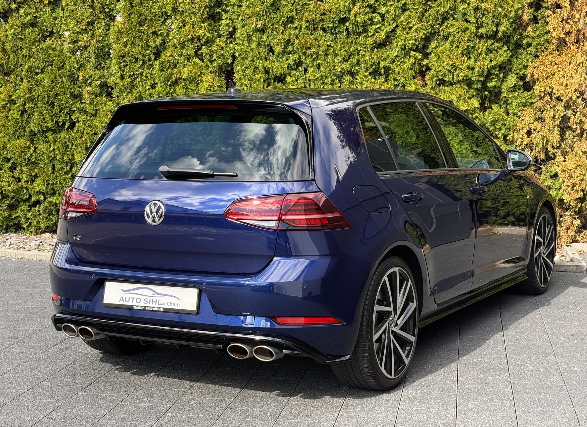 VW Golf 2.0 TSI R 4Motion DSG / Frisch ab MFK / Digital Display-image-16