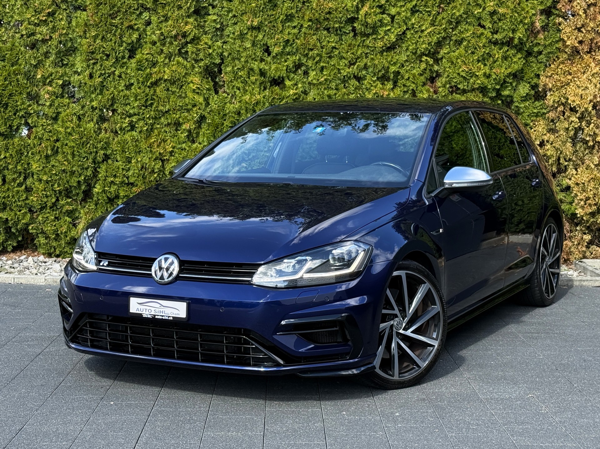 VW Golf 2.0 TSI R 4Motion DSG / Frisch ab MFK / Digital Display-image-2