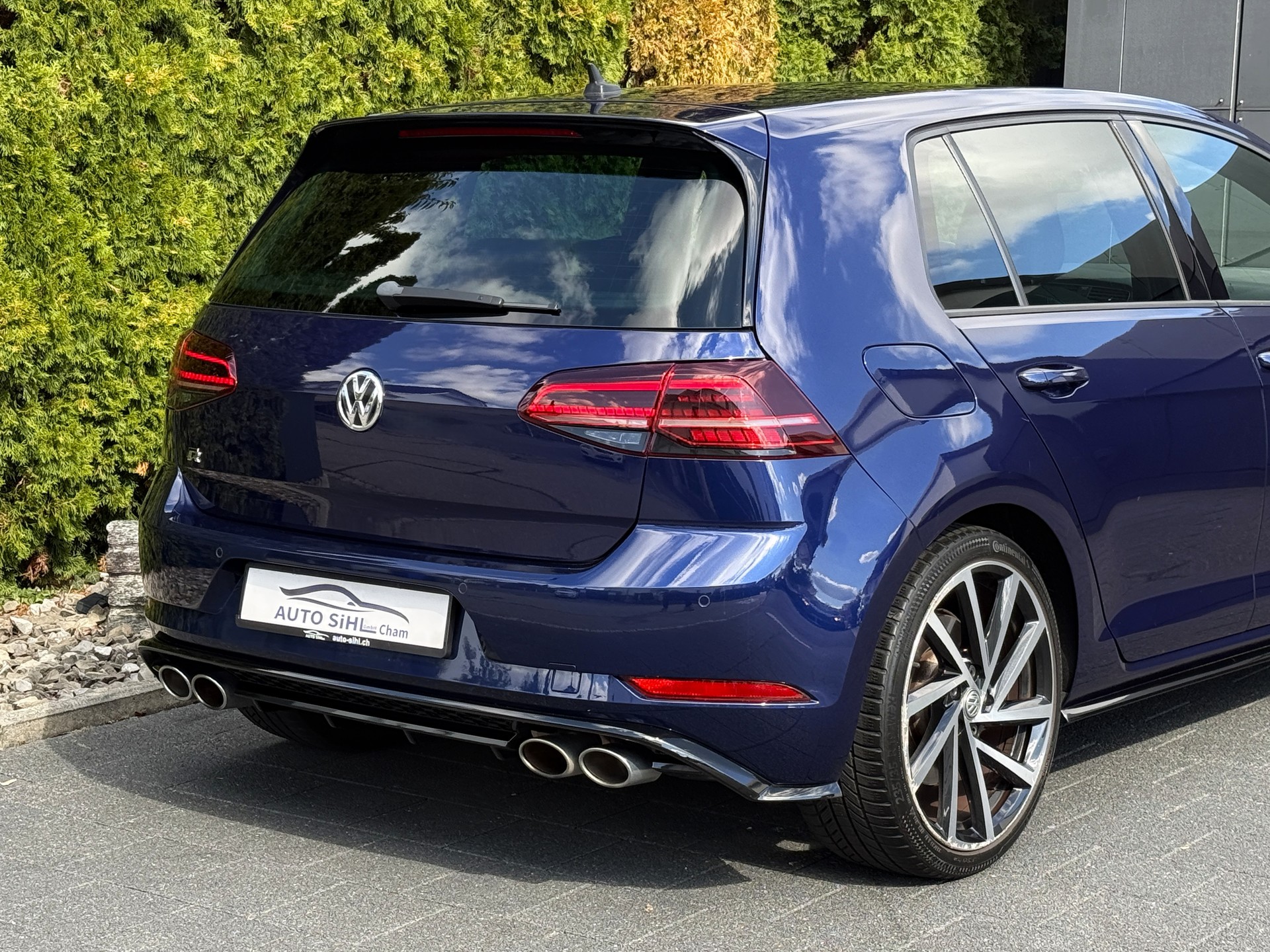 VW Golf 2.0 TSI R 4Motion DSG / Frisch ab MFK / Digital Display-image-13