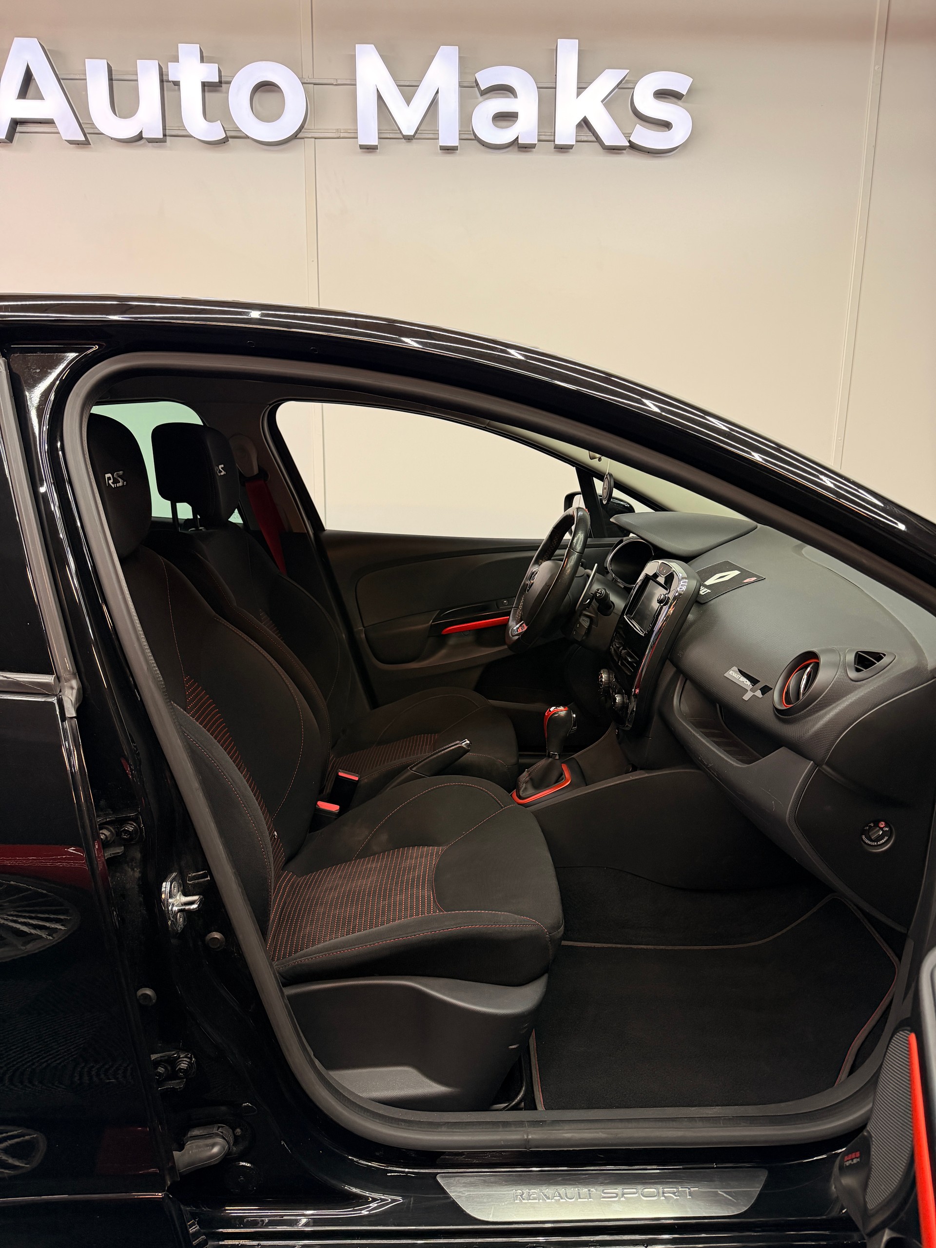 RENAULT Clio 1.6 T RS 200 EDC-image-4