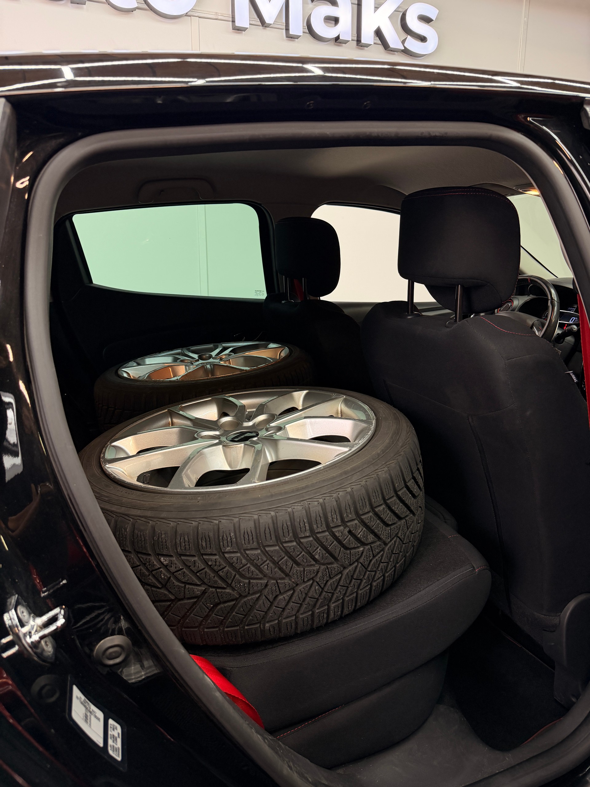 RENAULT Clio 1.6 T RS 200 EDC-image-8