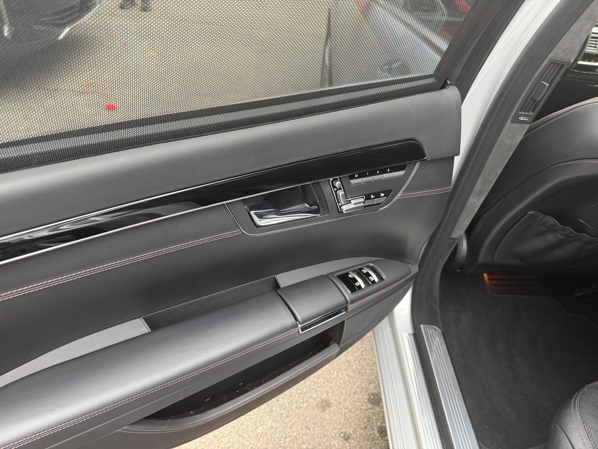 MERCEDES-BENZ S 500 L BlueEfficiency SS 4Matic 7G-Tronic-image-13
