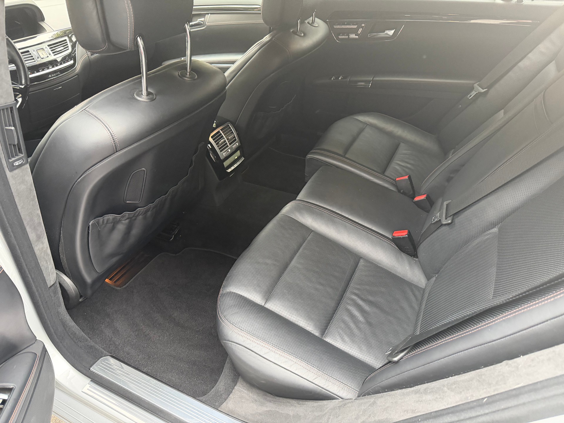 MERCEDES-BENZ S 500 L BlueEfficiency SS 4Matic 7G-Tronic-image-12