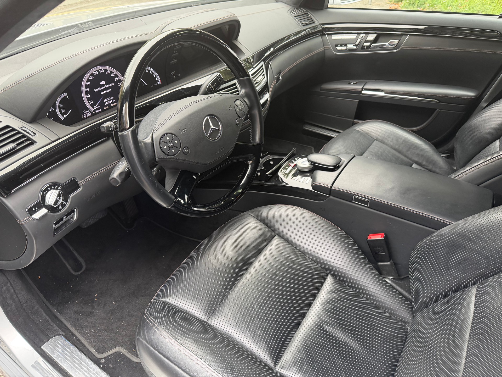MERCEDES-BENZ S 500 L BlueEfficiency SS 4Matic 7G-Tronic-image-9