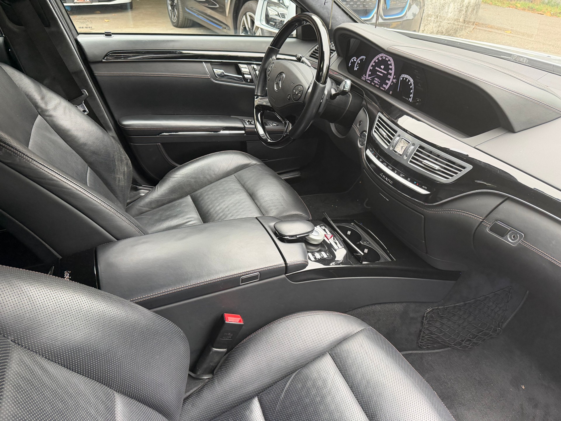 MERCEDES-BENZ S 500 L BlueEfficiency SS 4Matic 7G-Tronic-image-10