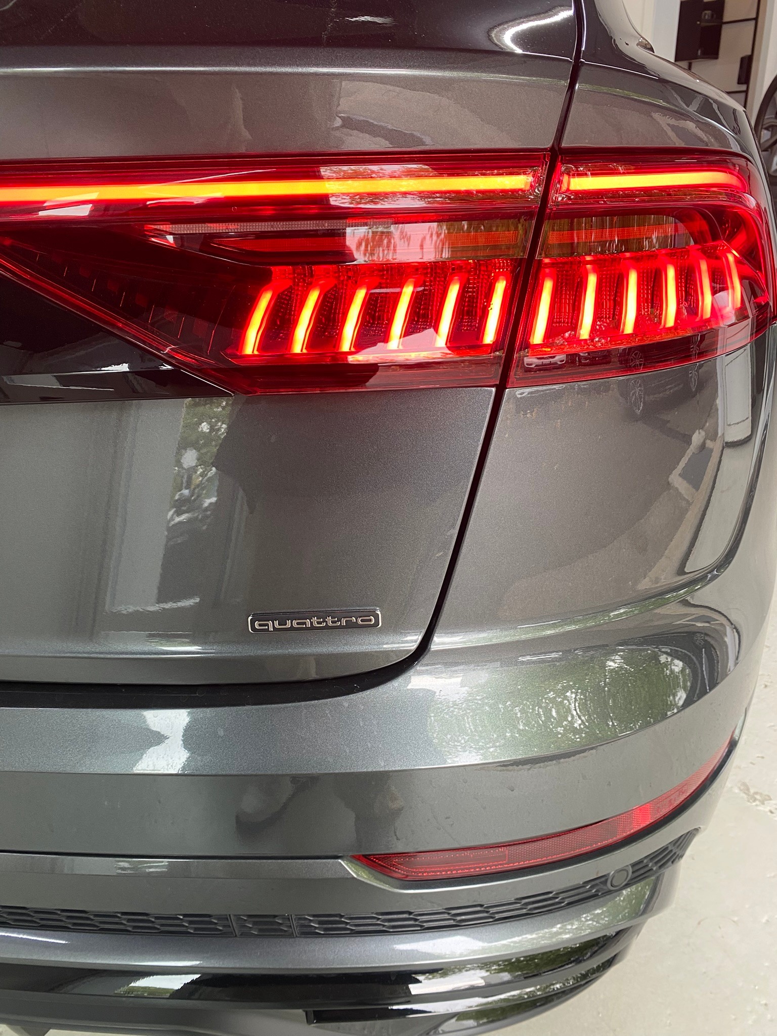 AUDI Q8 60 TFSI e quattro PHEV tiptronic-image-11