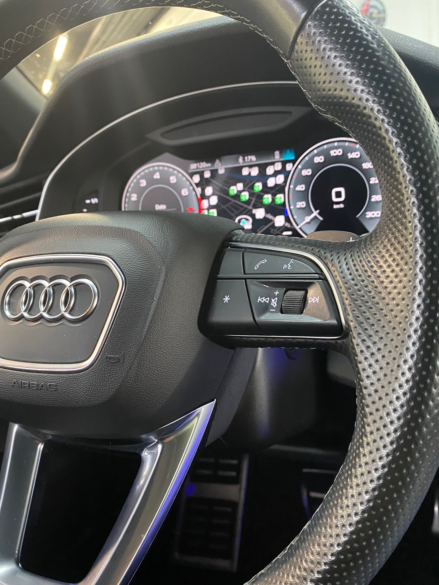 AUDI Q8 60 TFSI e quattro PHEV tiptronic-image-21