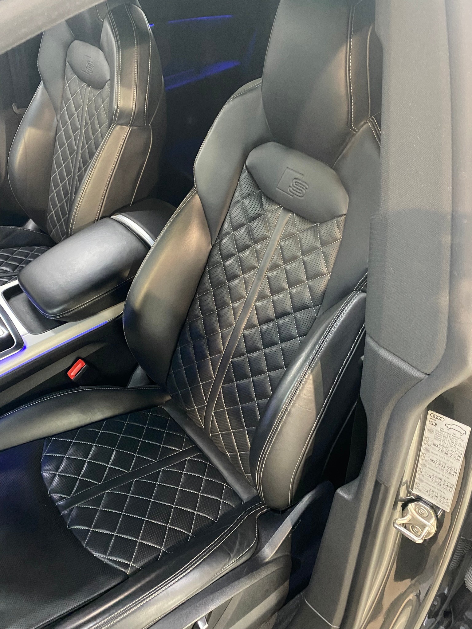 AUDI Q8 60 TFSI e quattro PHEV tiptronic-image-15