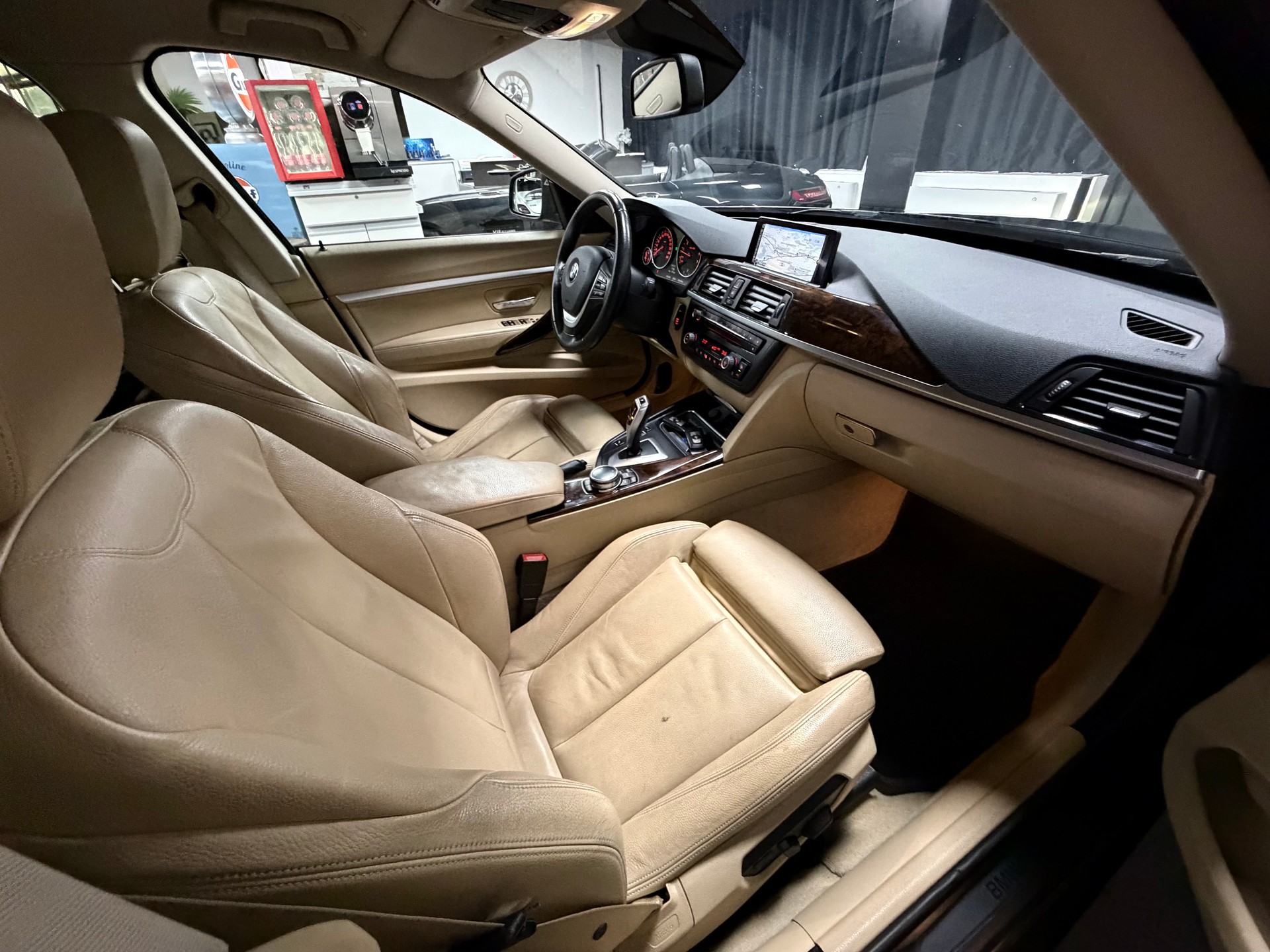 BMW 328i GT xDrive Luxury Line Steptronic-image-25