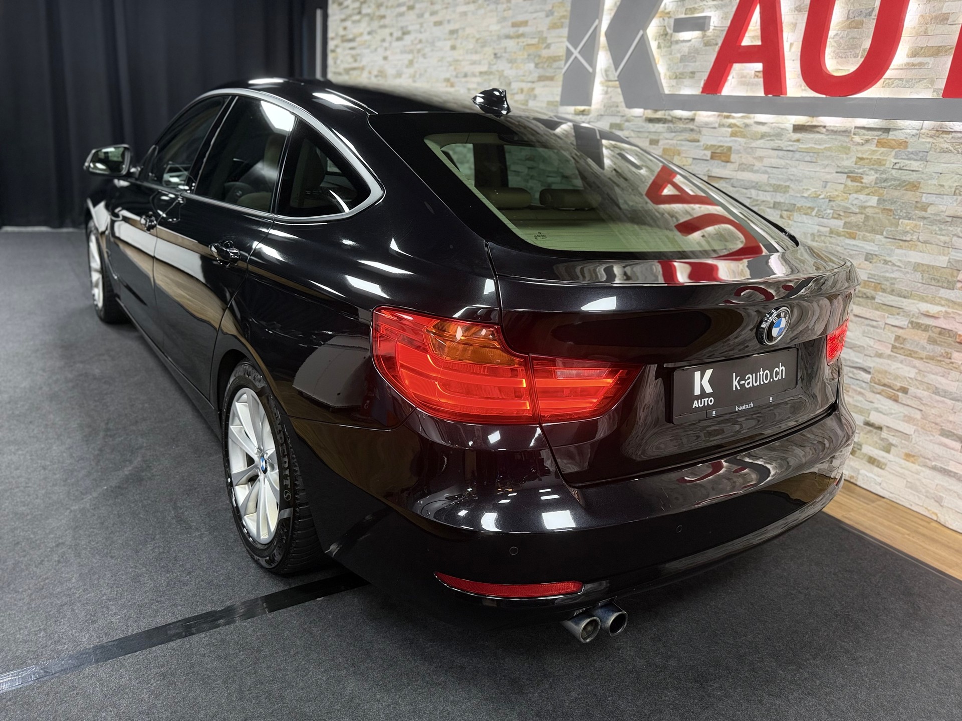 BMW 328i GT xDrive Luxury Line Steptronic-image-2