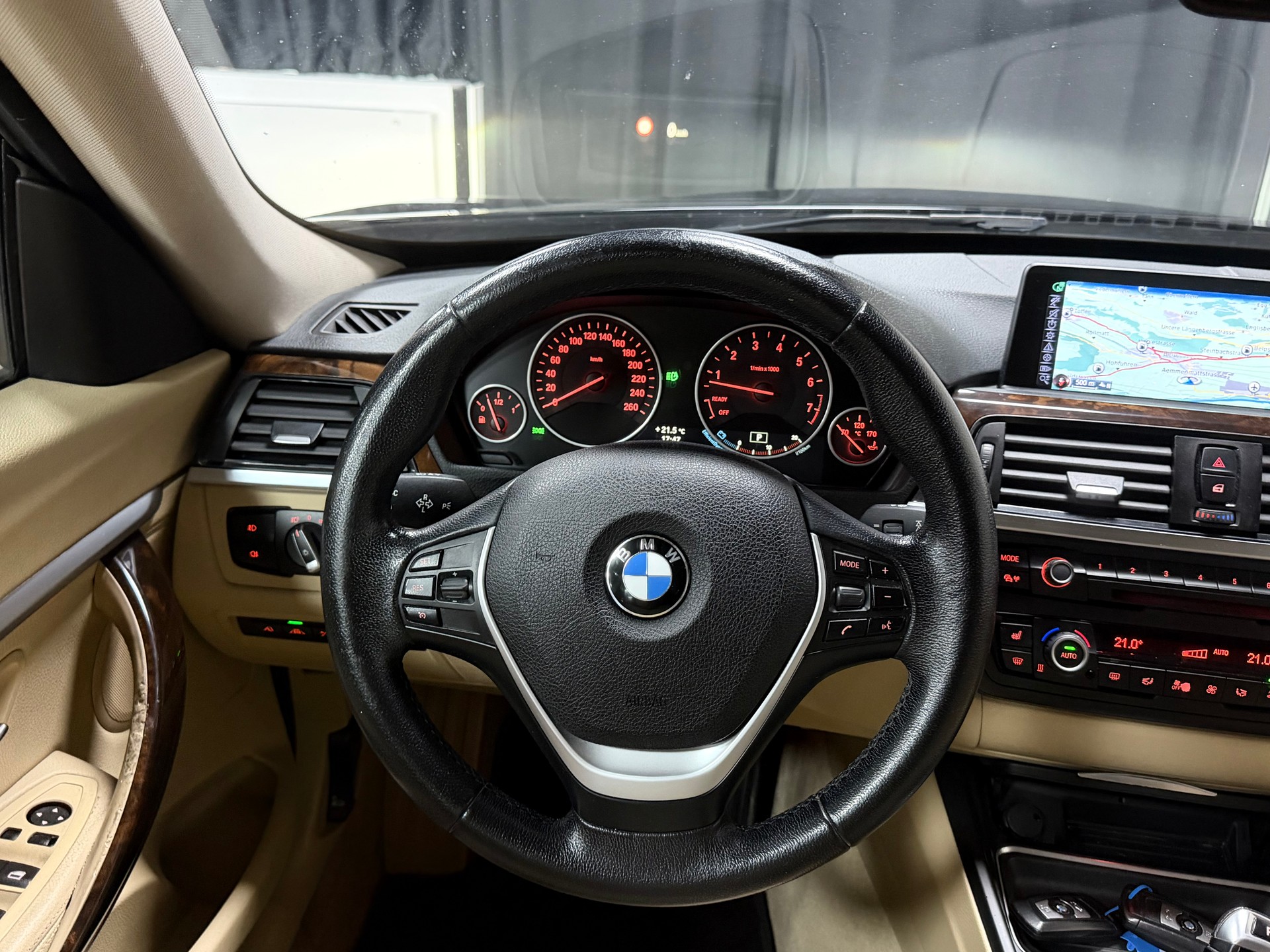 BMW 328i GT xDrive Luxury Line Steptronic-image-17