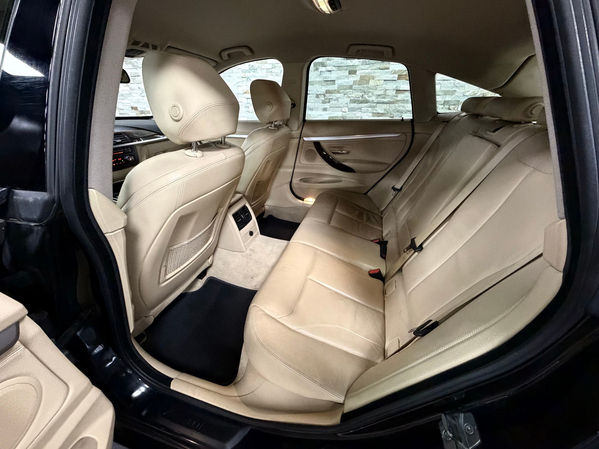 BMW 328i GT xDrive Luxury Line Steptronic-image-22