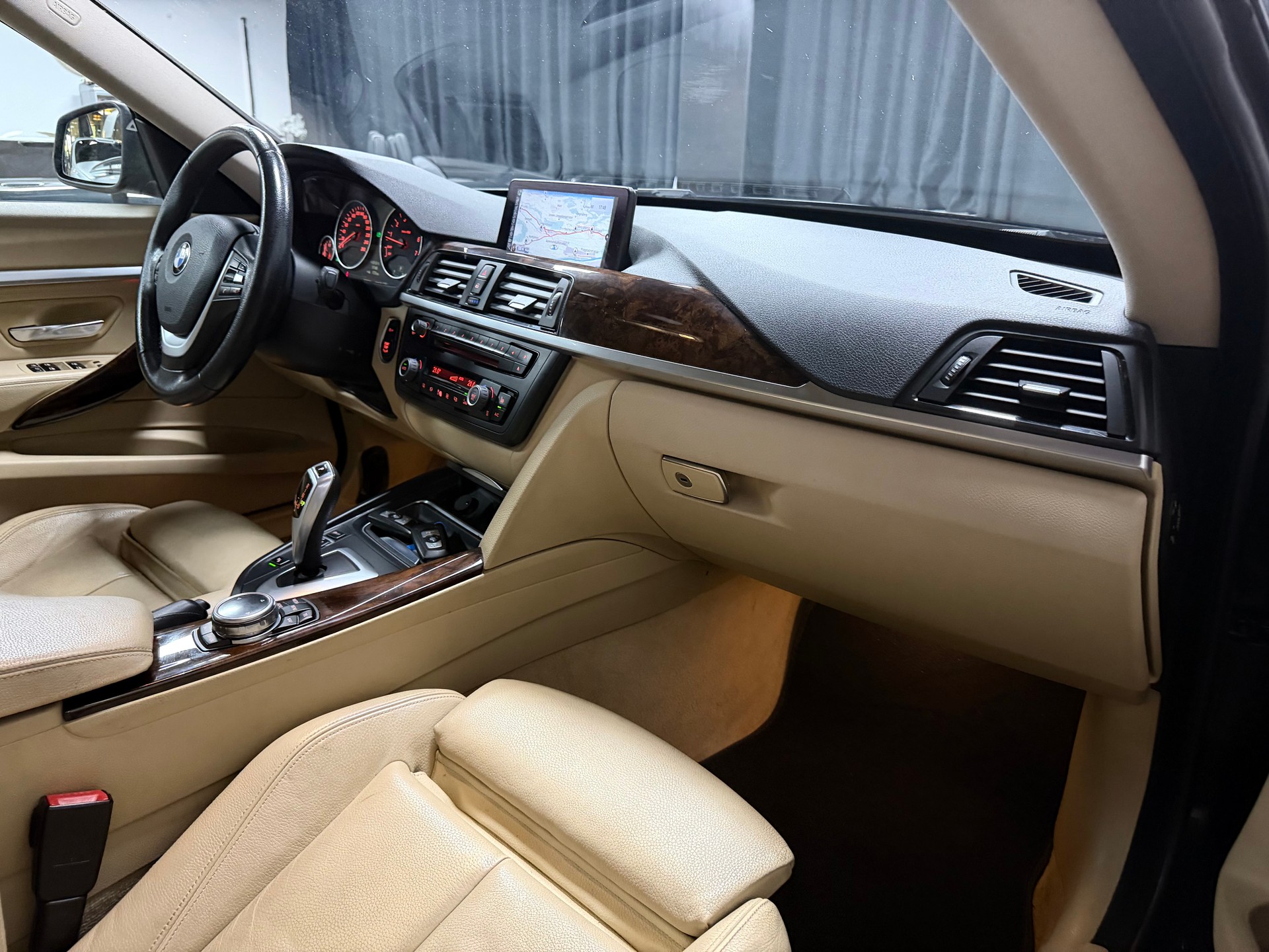 BMW 328i GT xDrive Luxury Line Steptronic-image-26