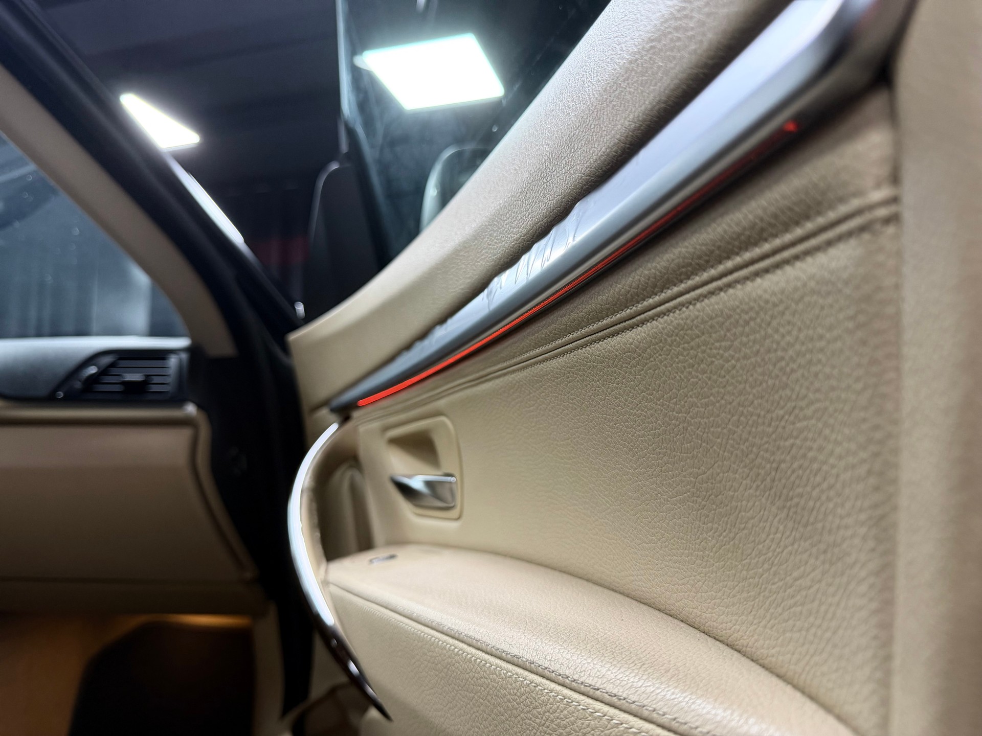 BMW 328i GT xDrive Luxury Line Steptronic-image-13