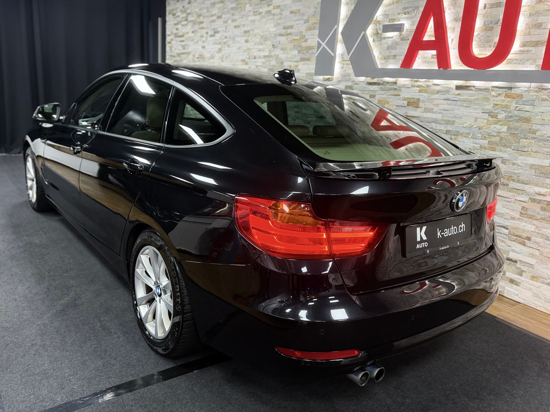 BMW 328i GT xDrive Luxury Line Steptronic-image-3