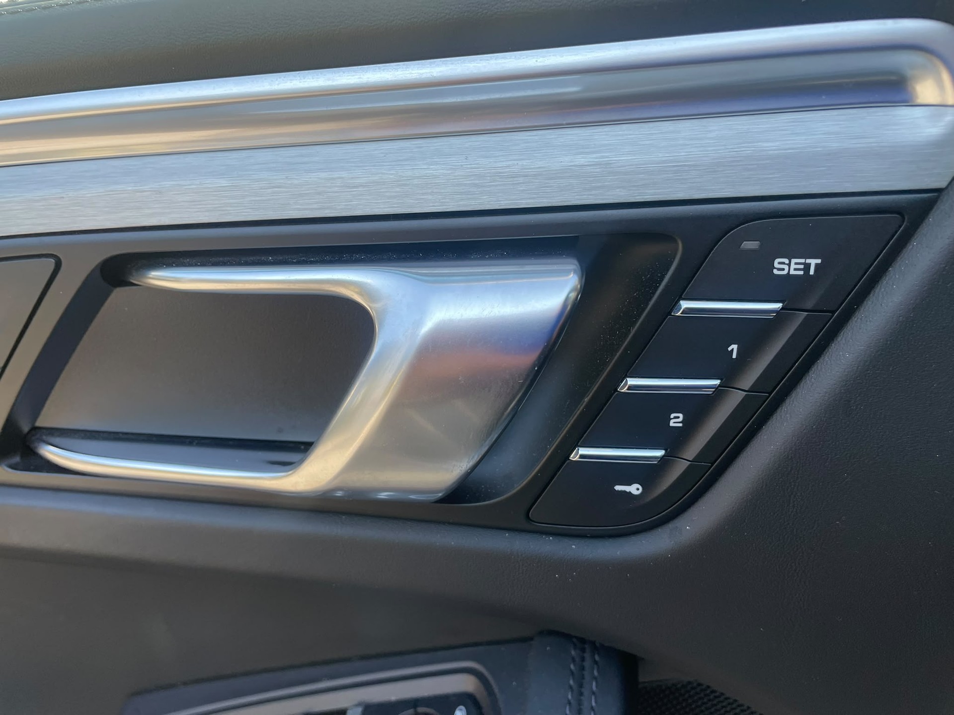 PORSCHE Macan Turbo PDK-image-10