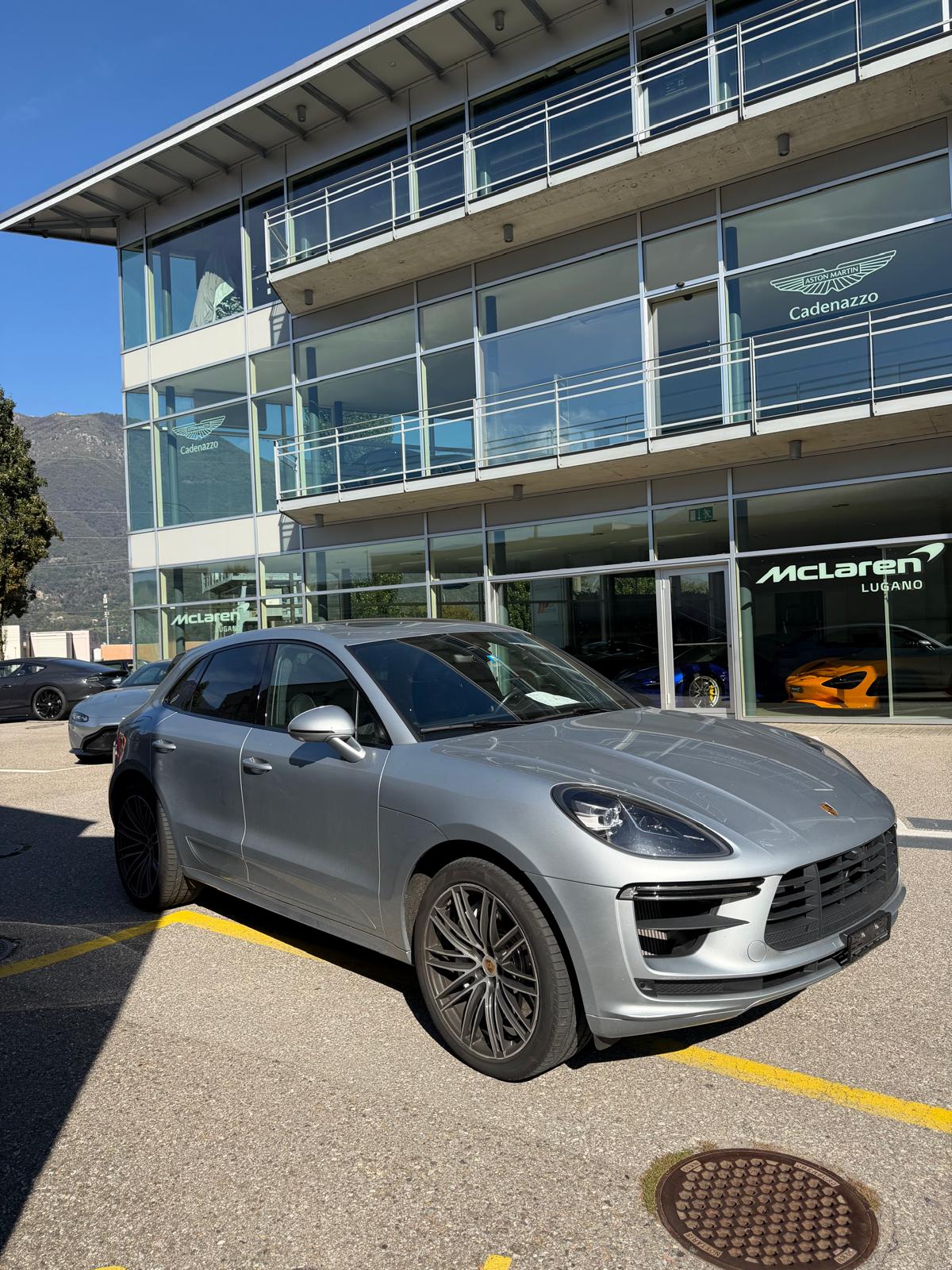 PORSCHE Macan Turbo PDK-image-1