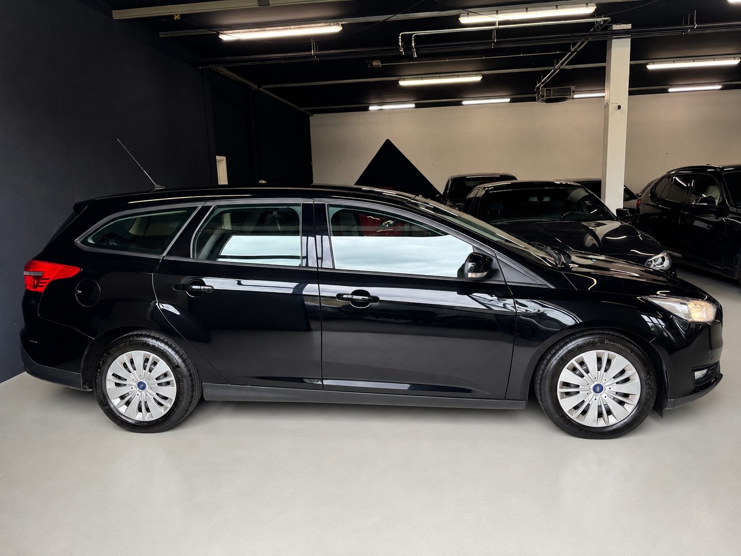 FORD Focus 1.5 TDCi Business PowerShift-image-8