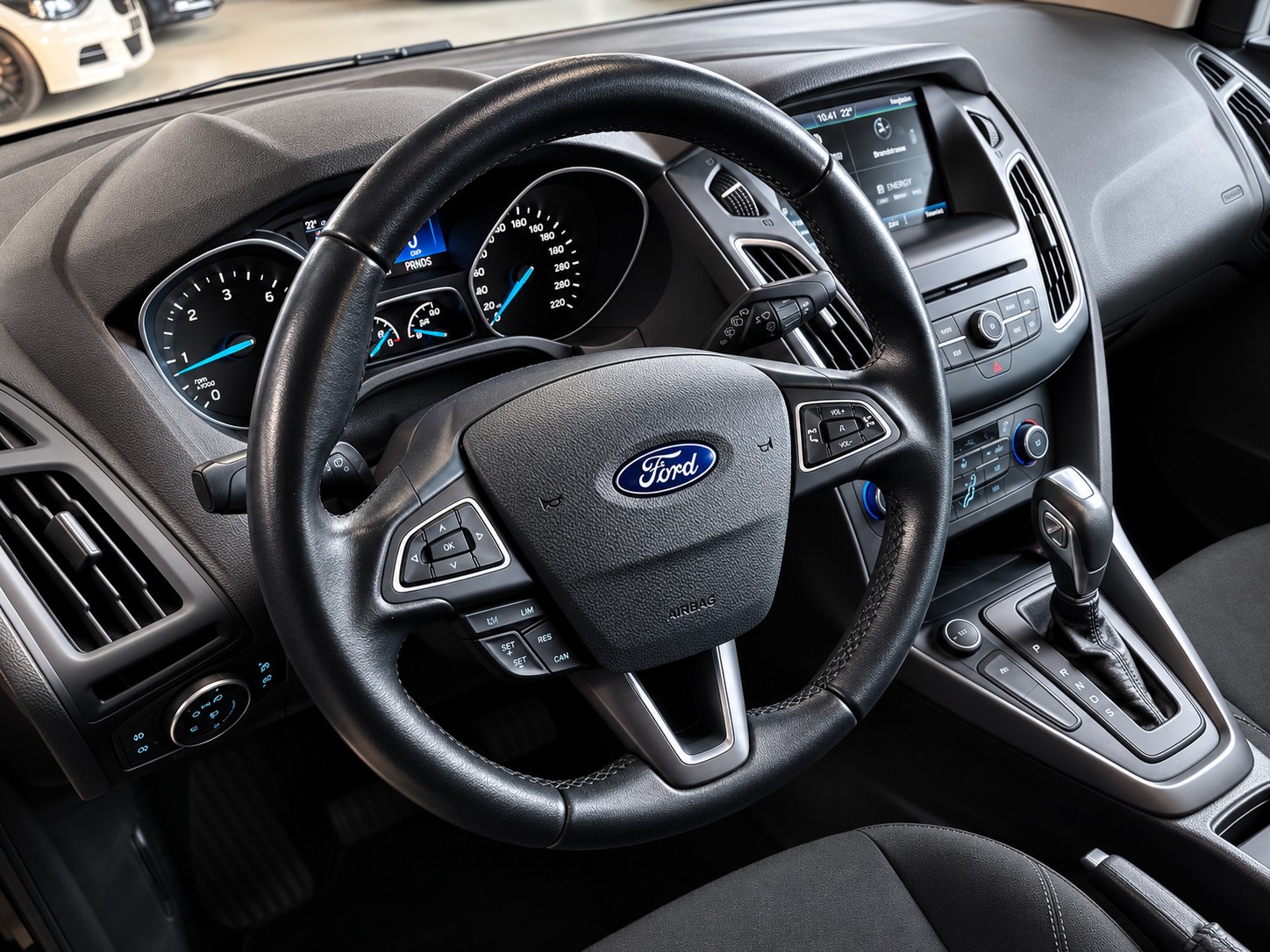 FORD Focus 1.5 TDCi Business PowerShift-image-14