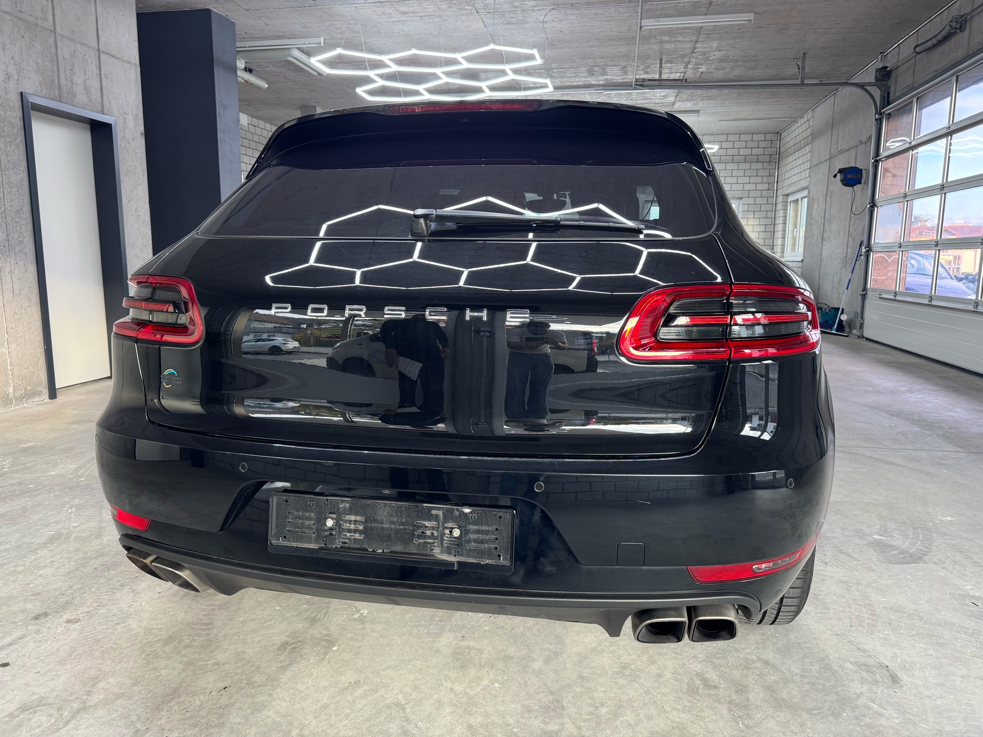 PORSCHE Macan Turbo PDK-image-3