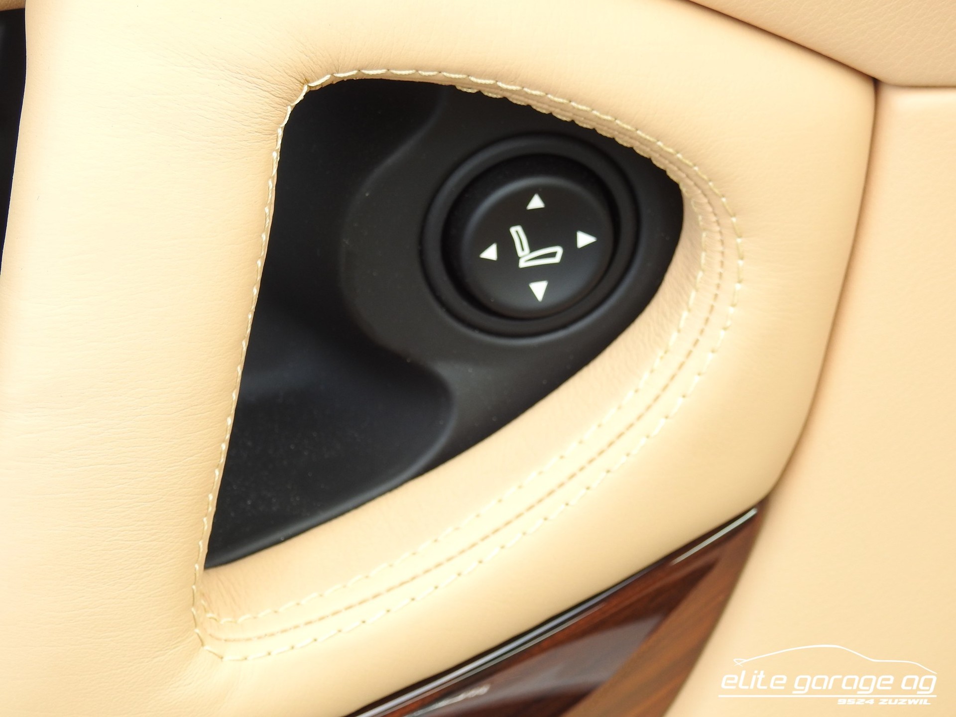 MASERATI Quattroporte 4.2-image-13