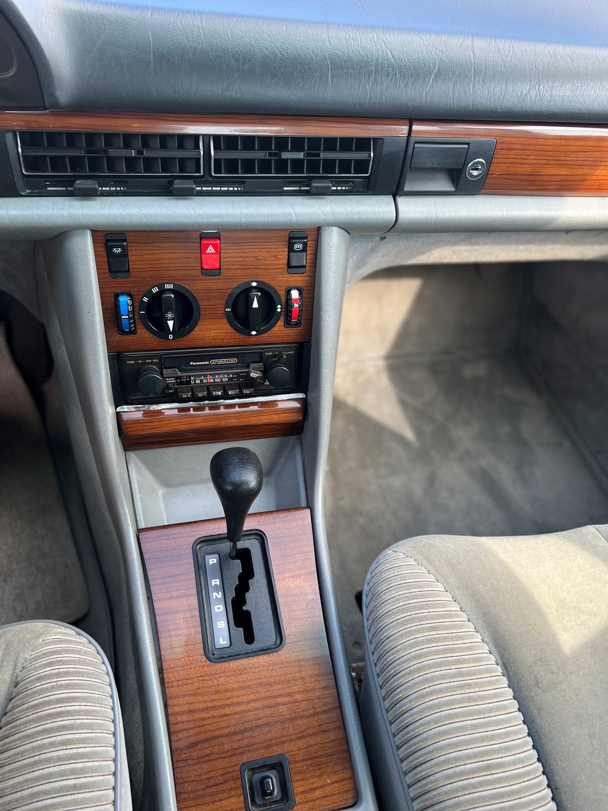 MERCEDES-BENZ 280 SE-image-7