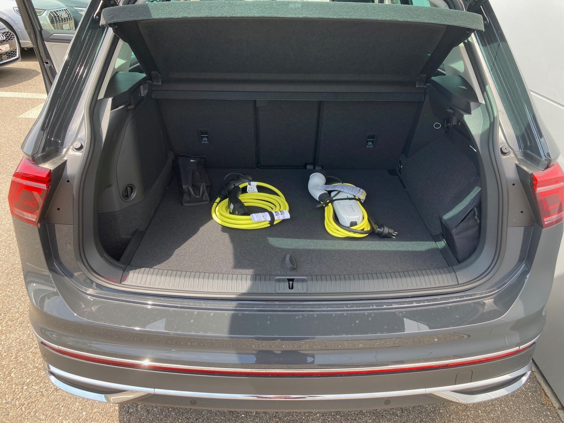 VW TIGUAN Benzin / Plug In-Hybrid-image-12