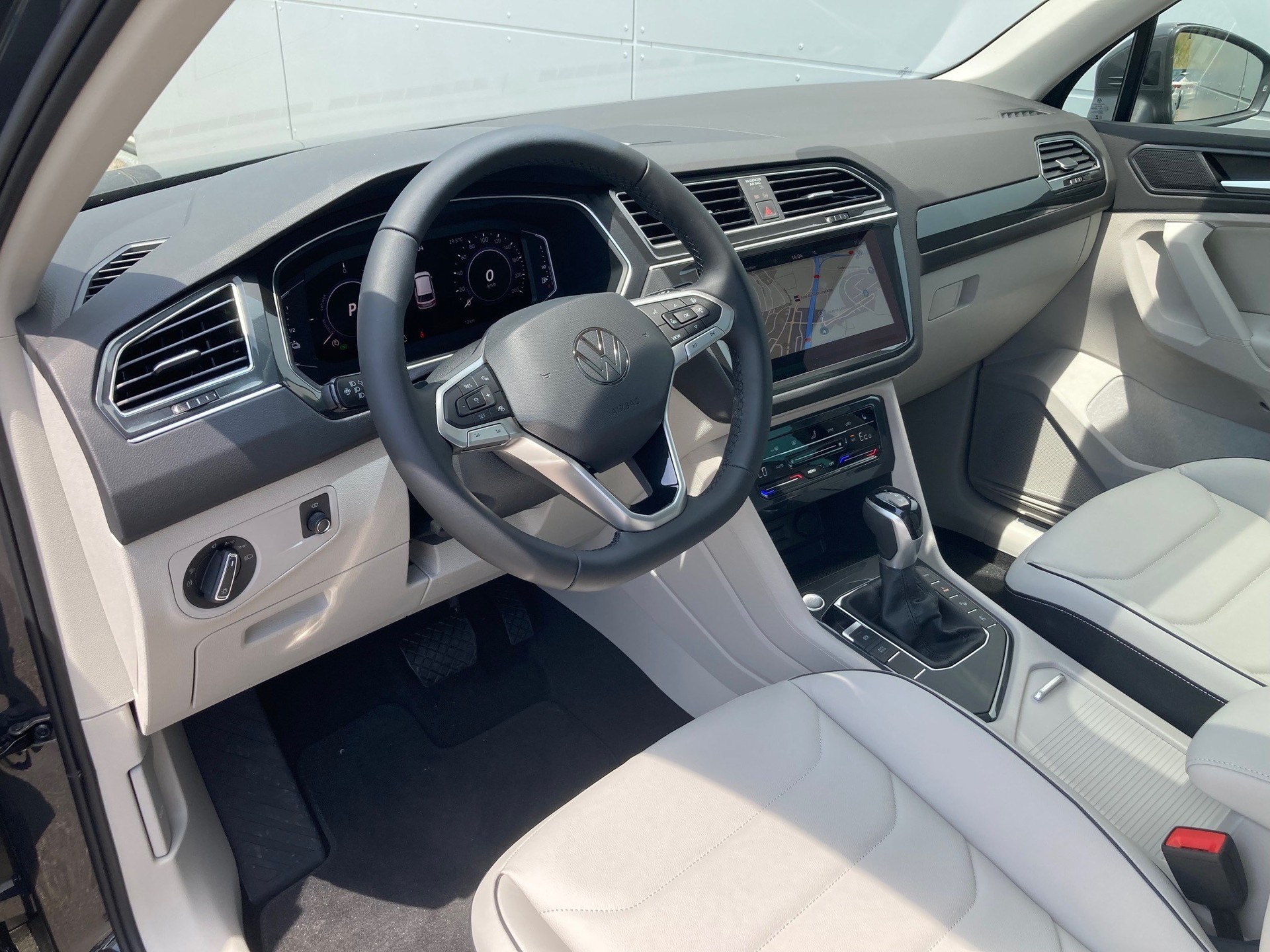 VW TIGUAN Benzin / Plug In-Hybrid-image-8